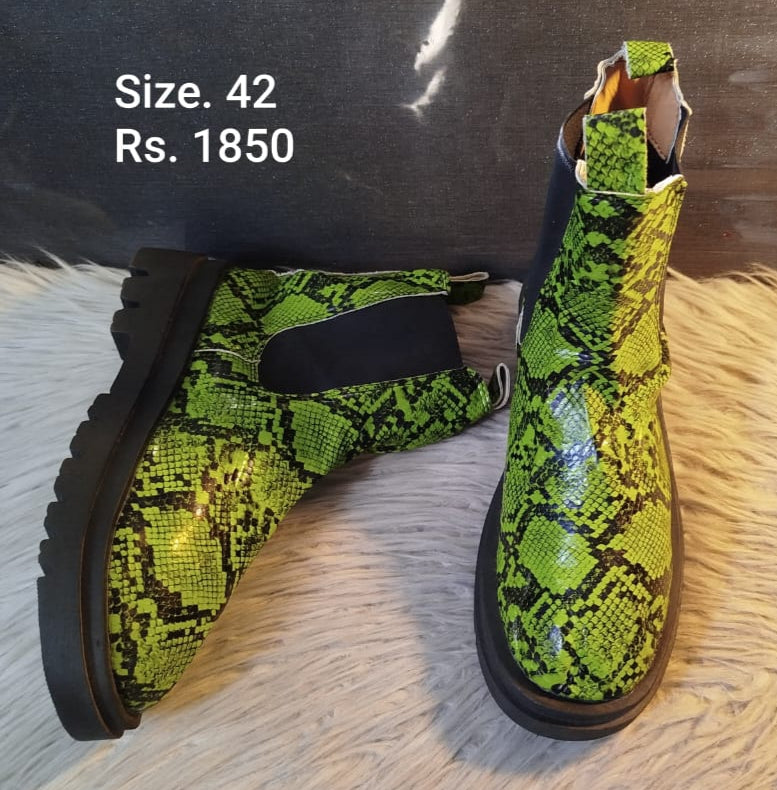 Ladies boots