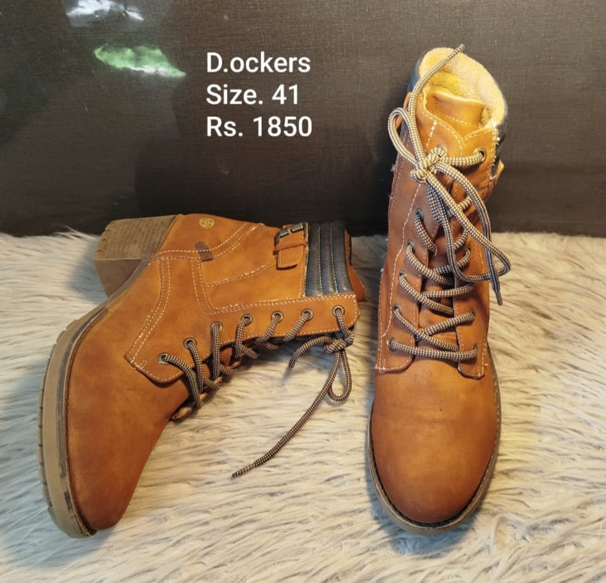 Docker boots