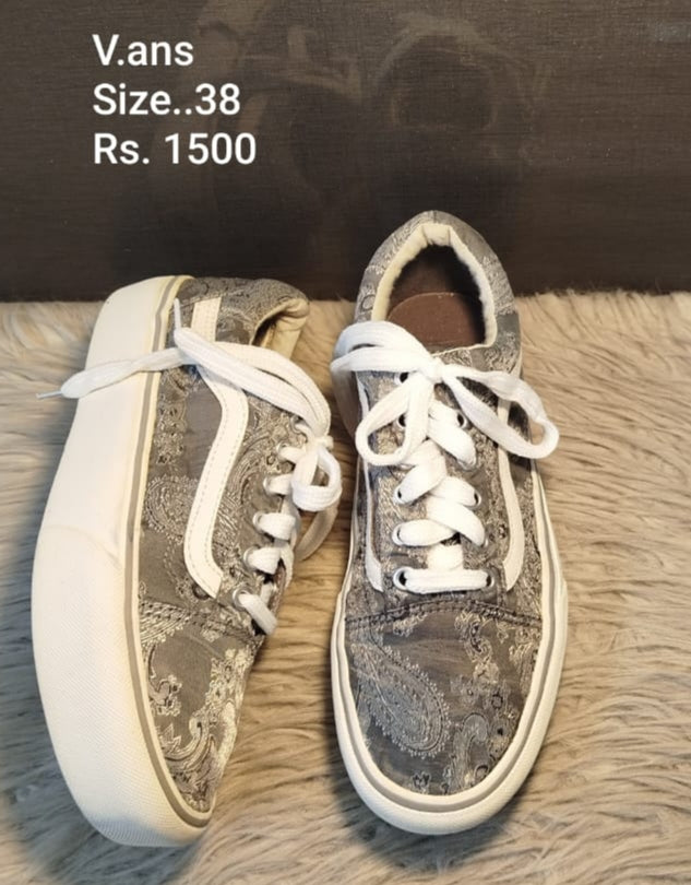 Vans sneakers