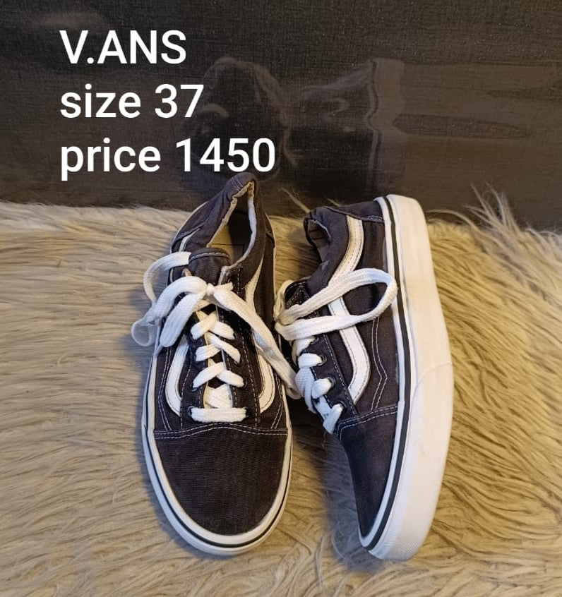 Vans sneakers