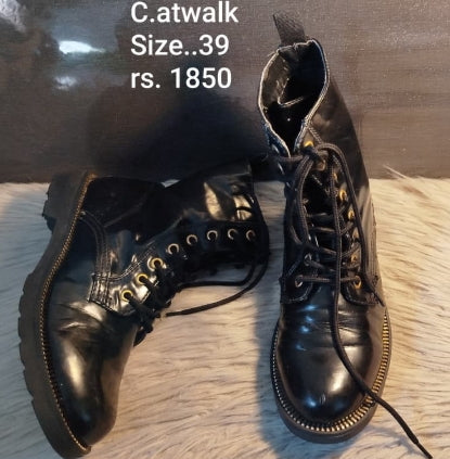 Catwalk boots