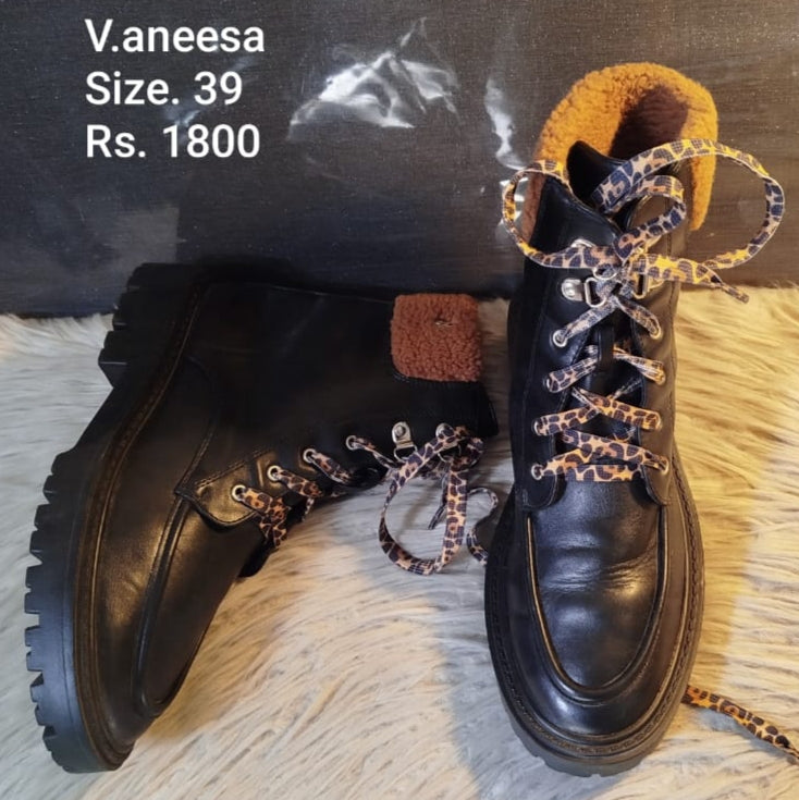 Vaneesa boots