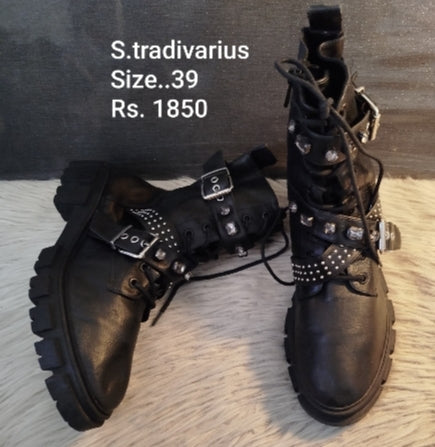 Stradivarius boots