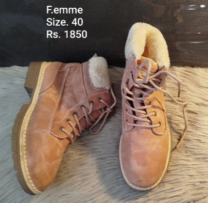 Famme pinky velvet boots