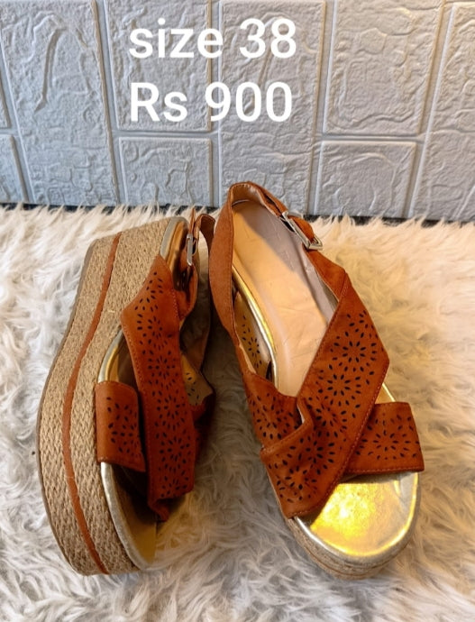 Brown  sauce sandals