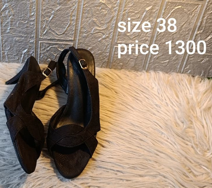 HEELS 38