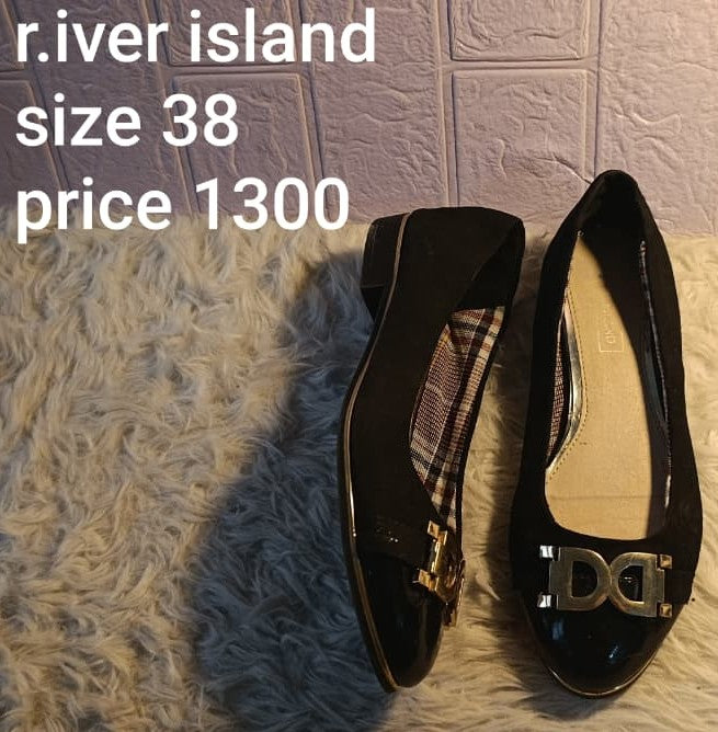 RIVER ISLAND 38