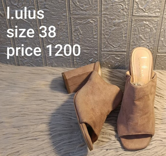 LULUS 38