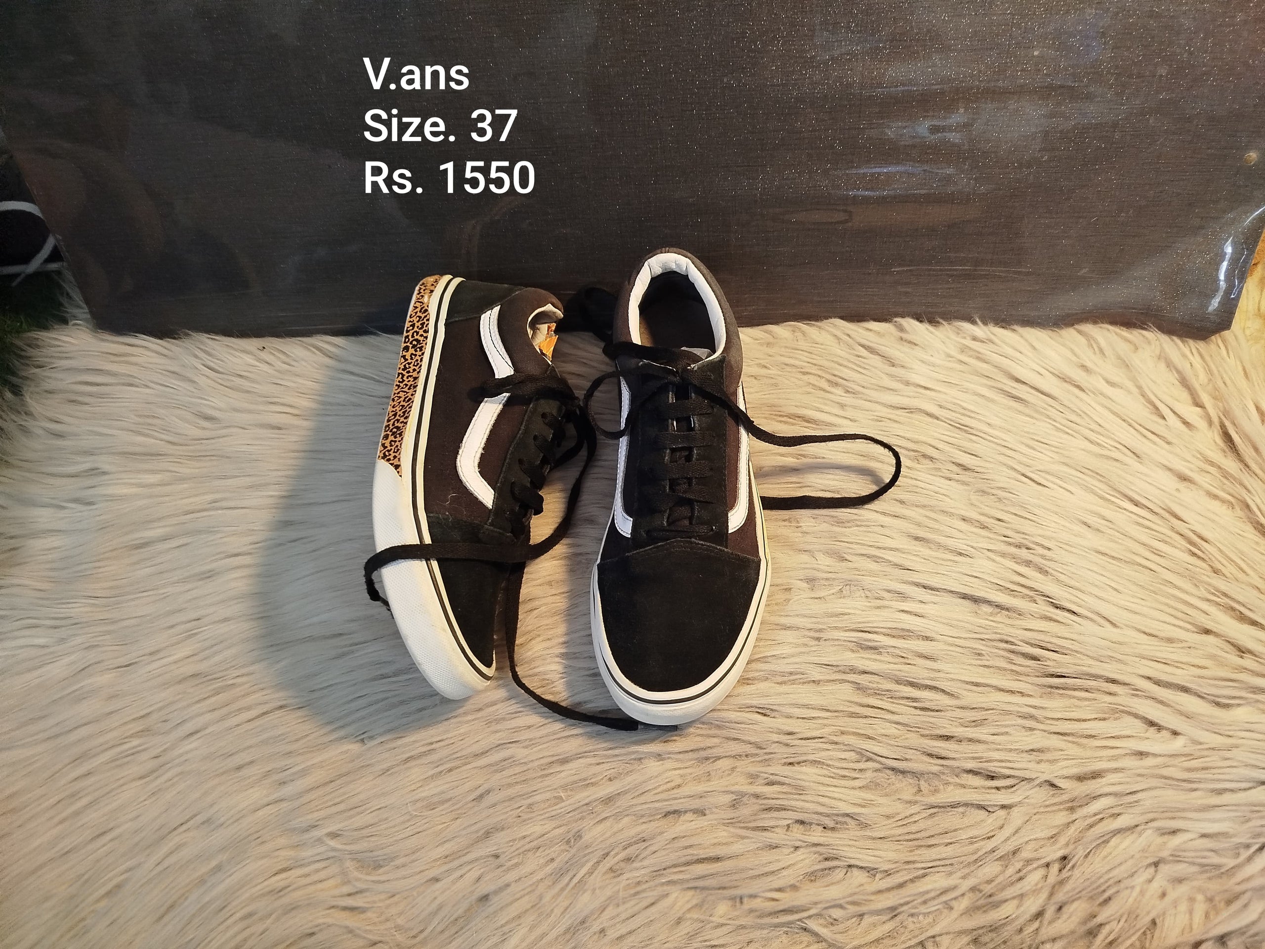 VANS 37