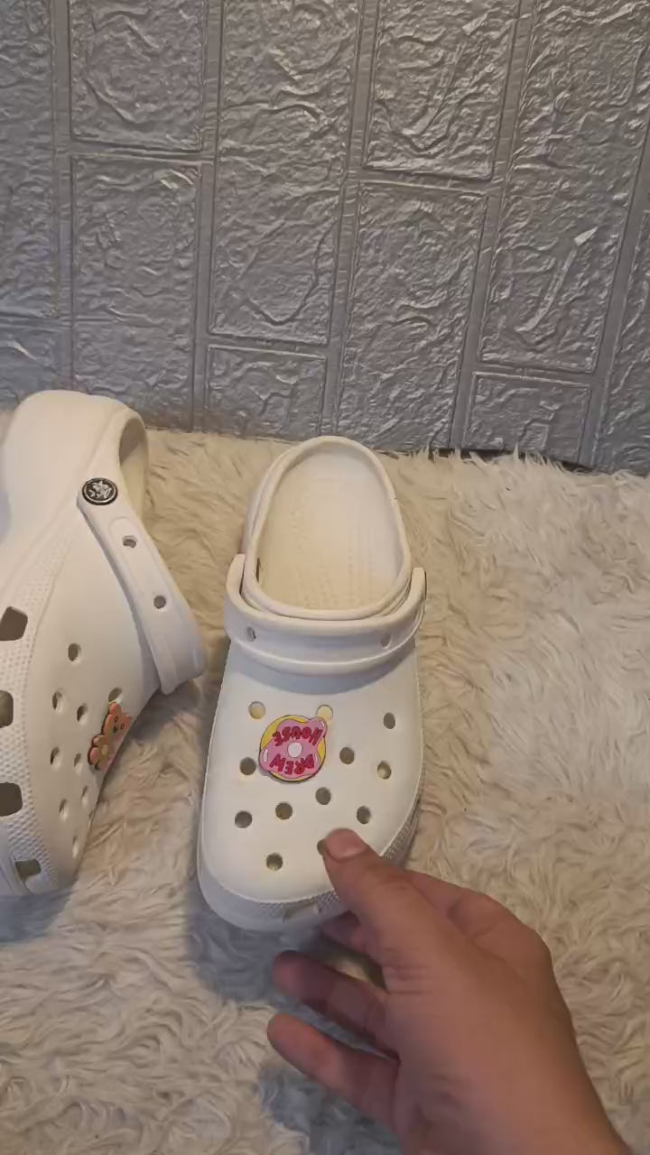 Crocs 37