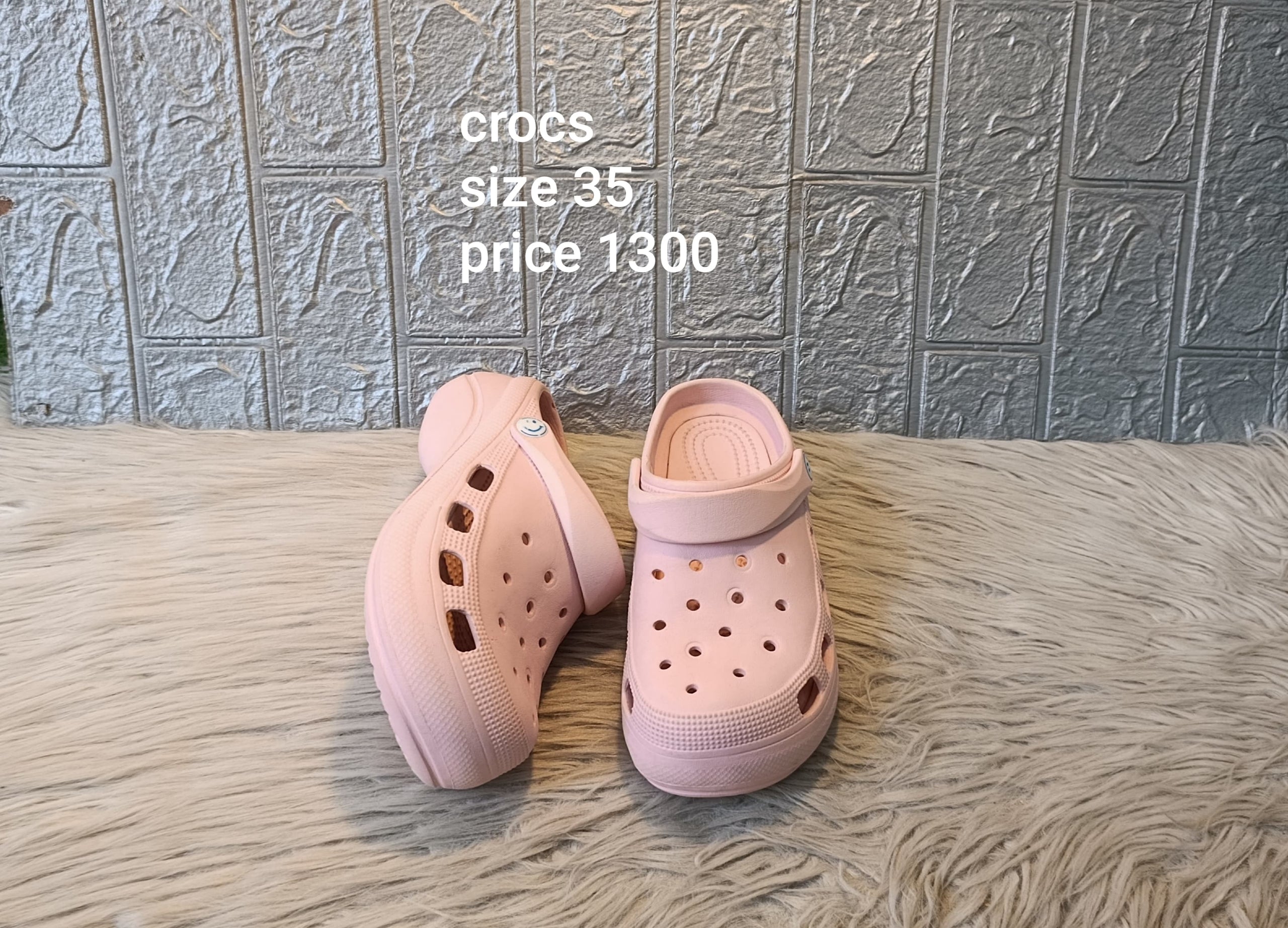 Crocs 35