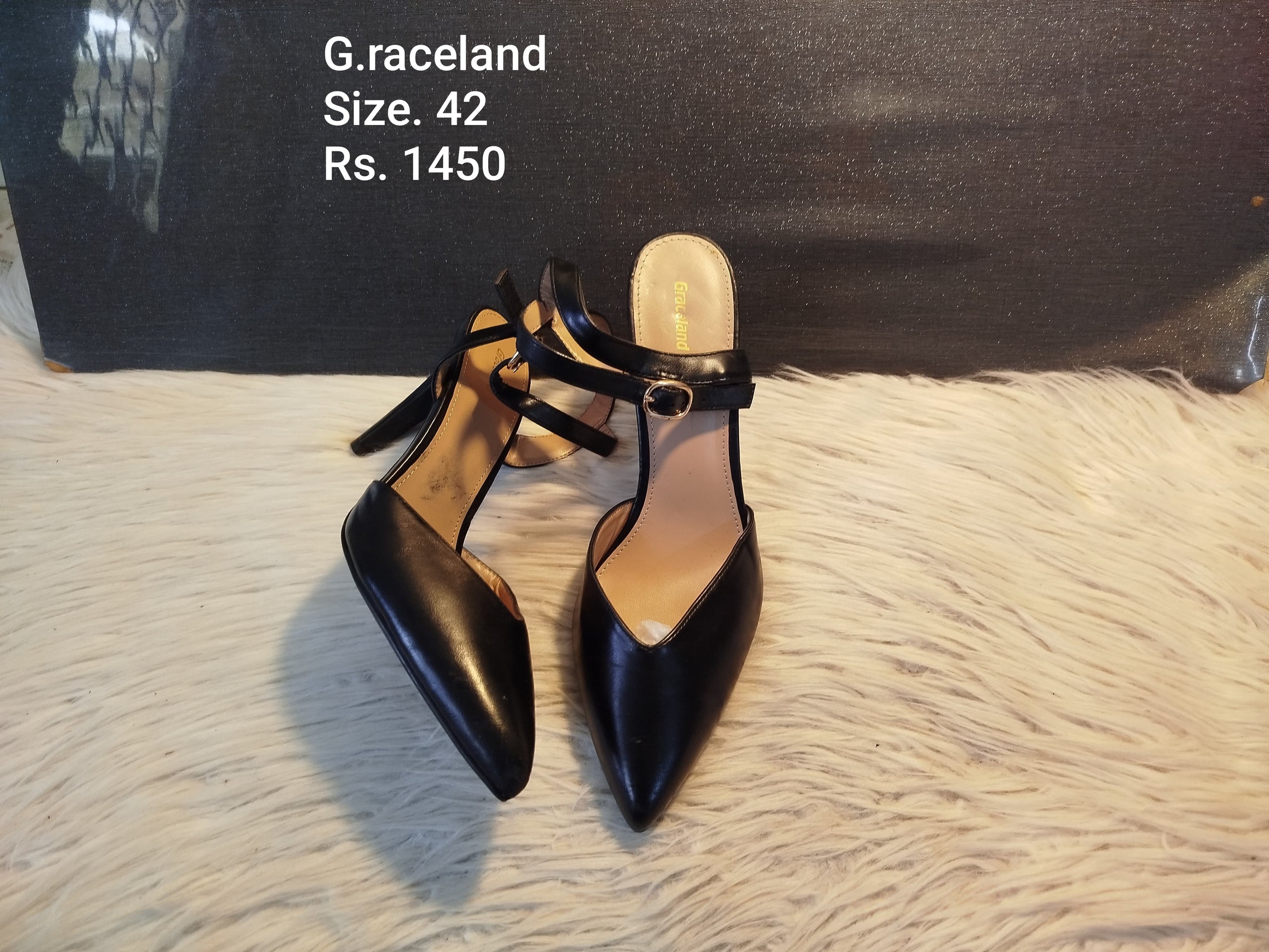 Graceland 42