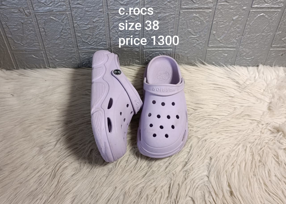 Crocs 38