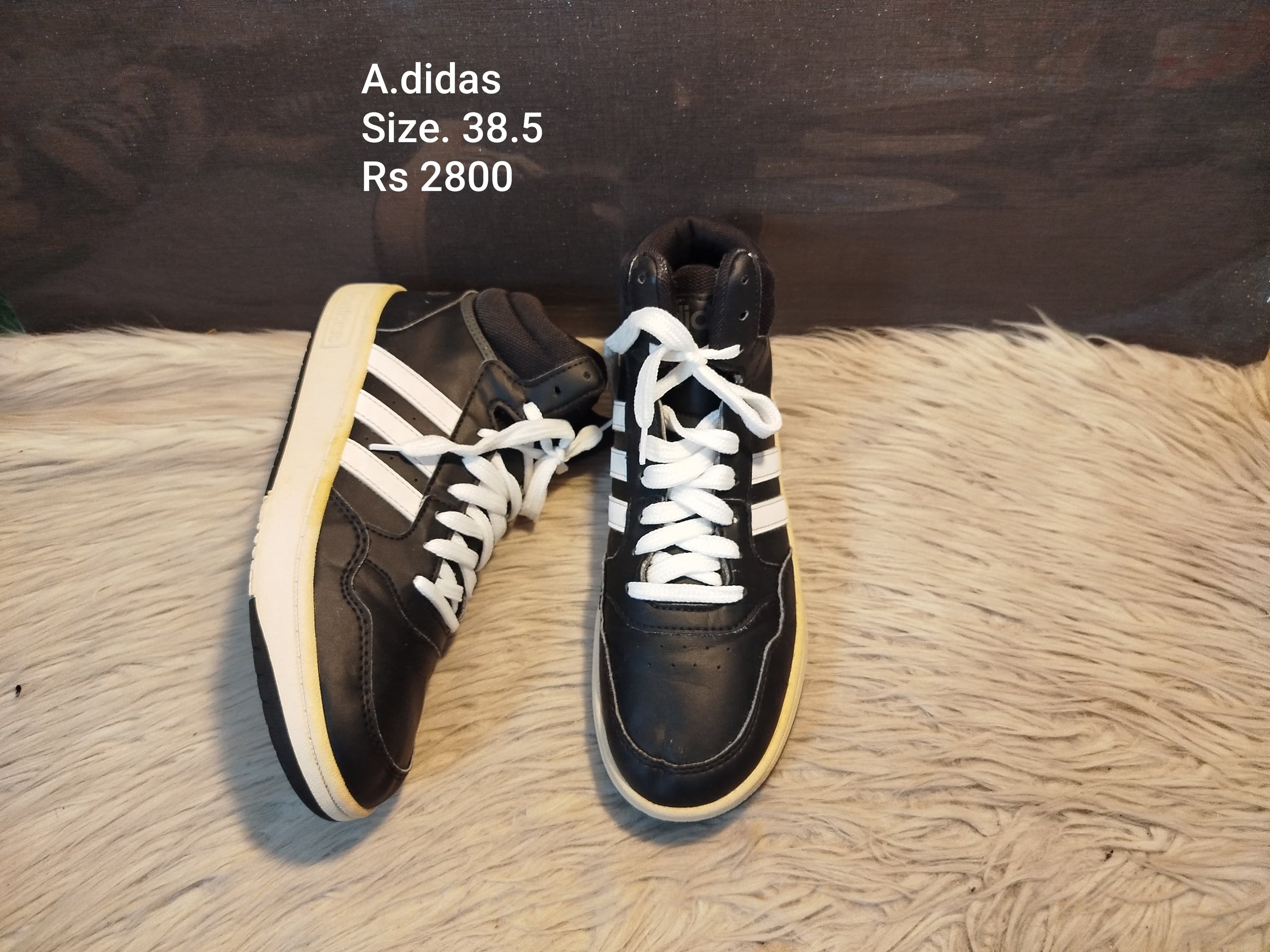 Adidas 38.5