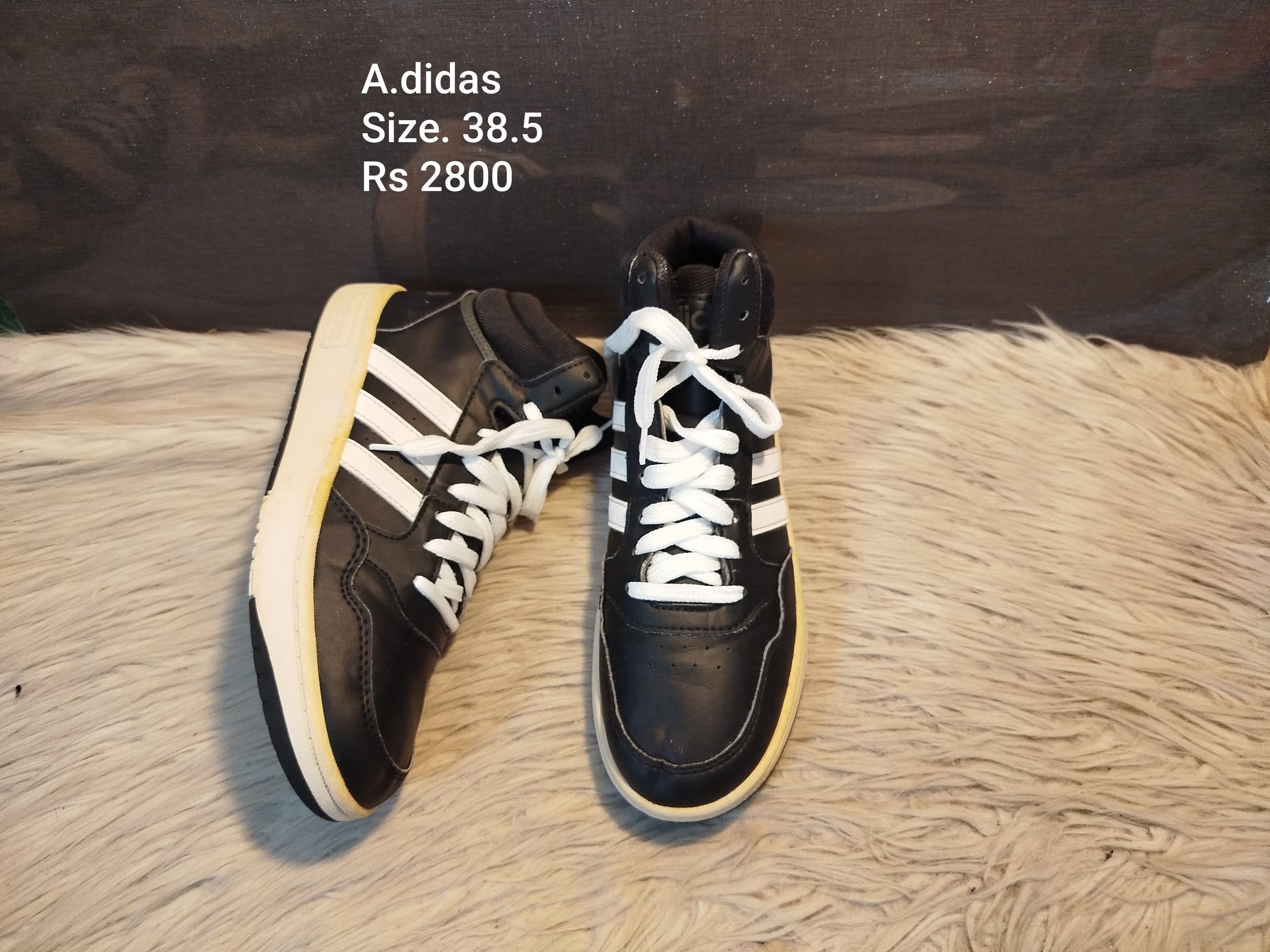 Adidas 38.5