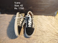 Vans 42