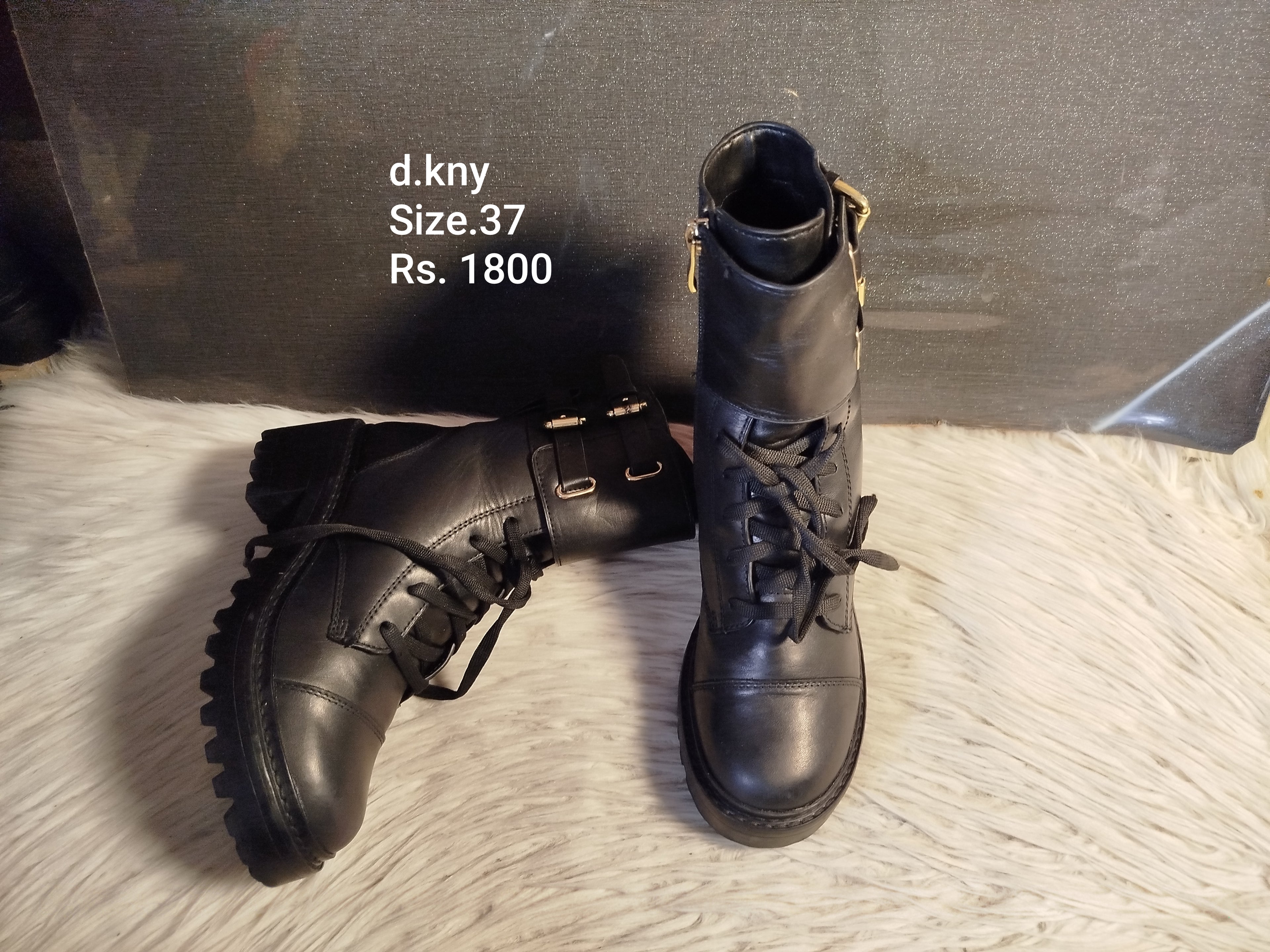 DKNY 37