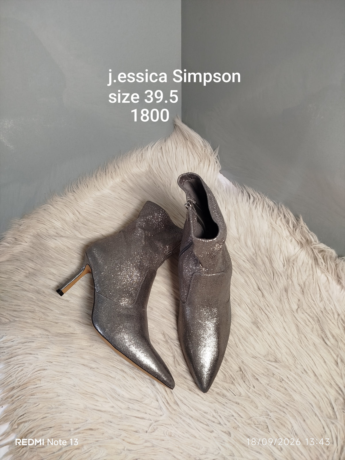 Jessica Simpson 39.5