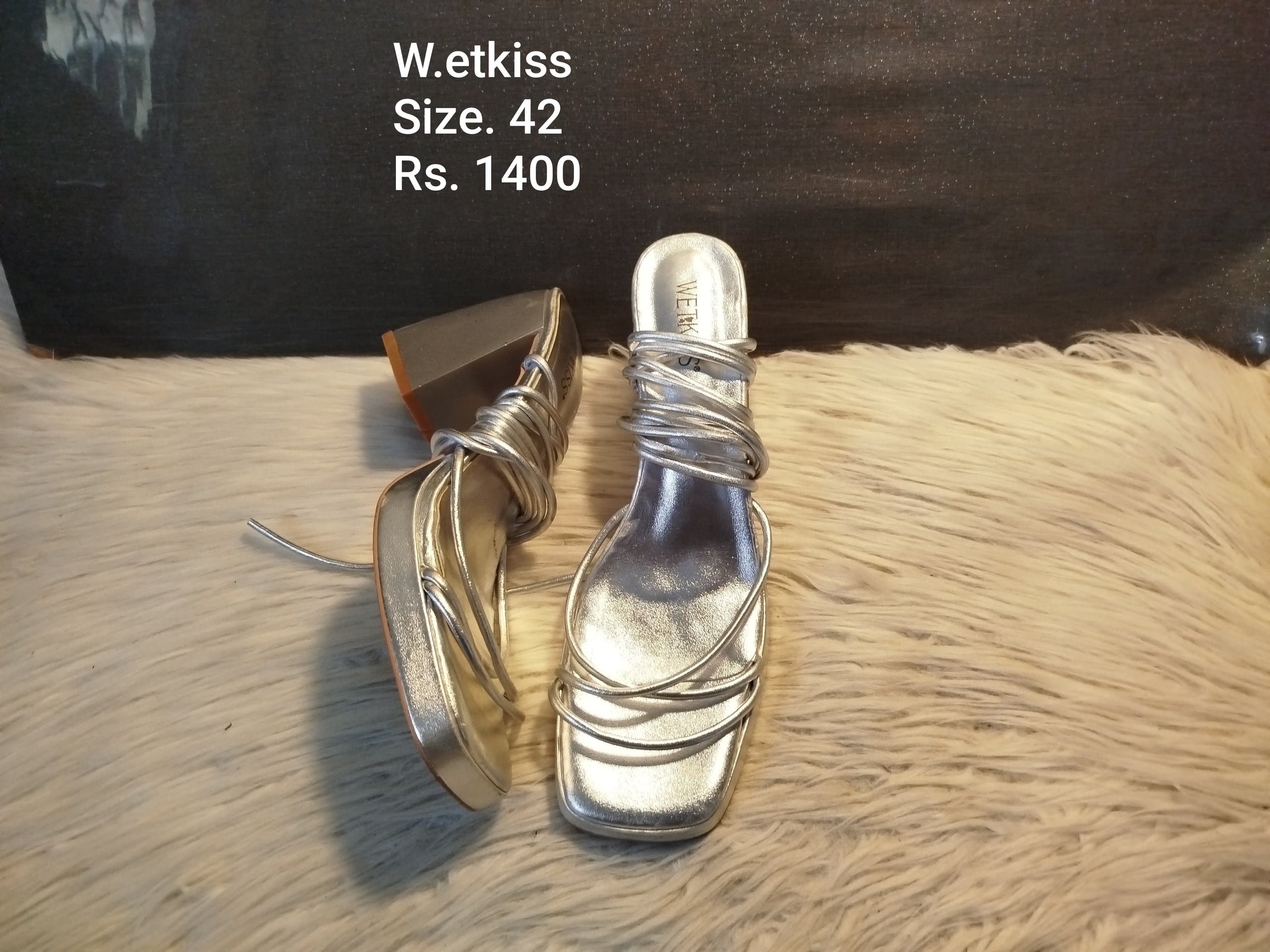 Wetkiss 42