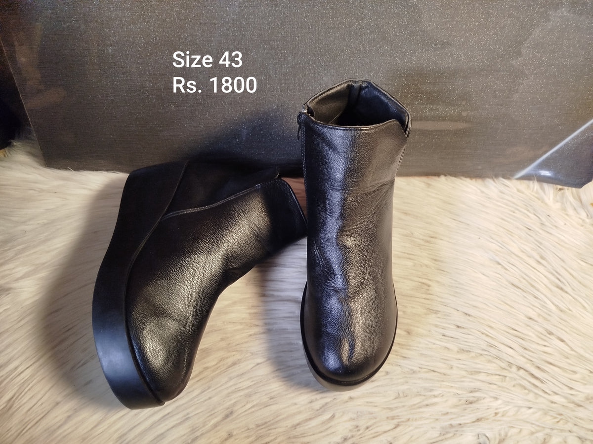 Boots 43