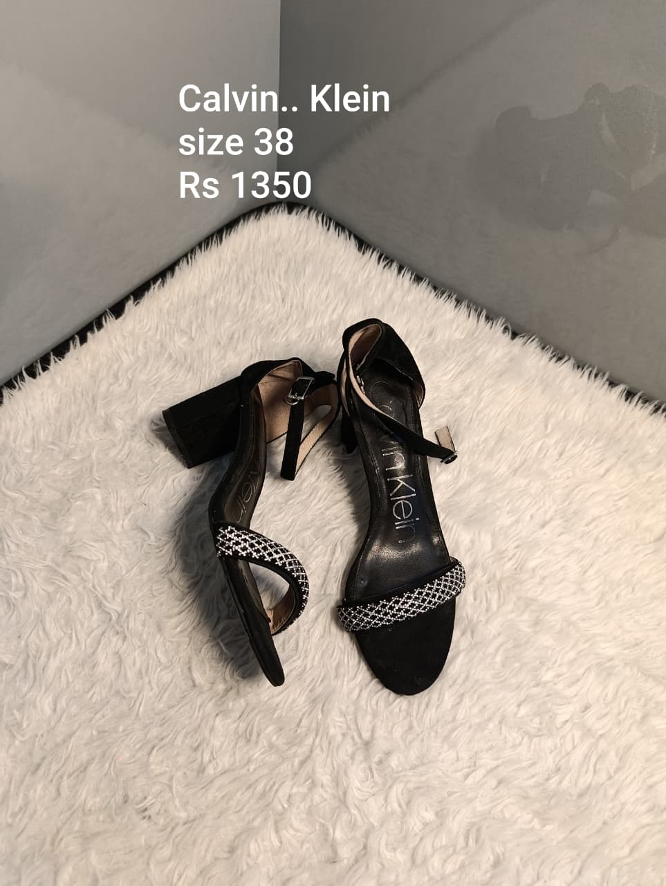 Calvin Klein 38