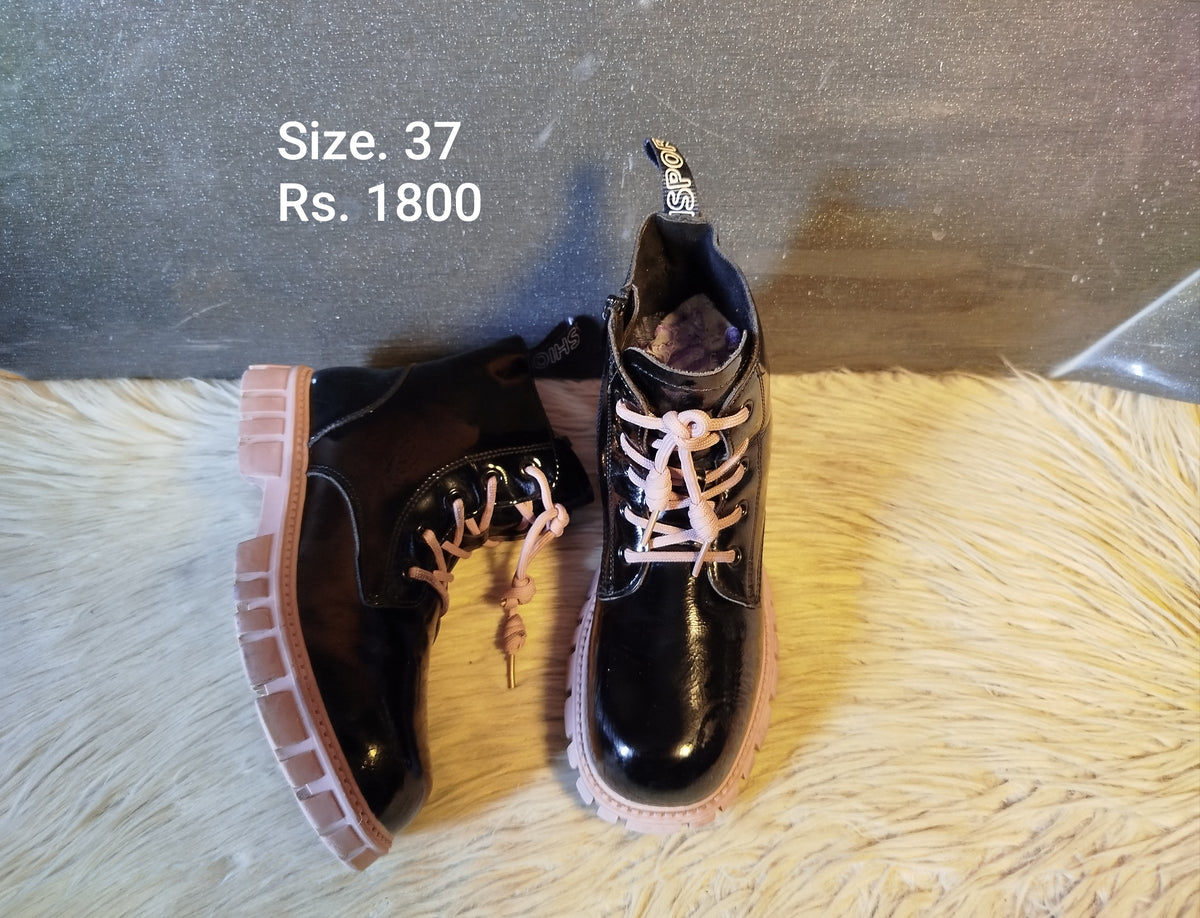Boots 37