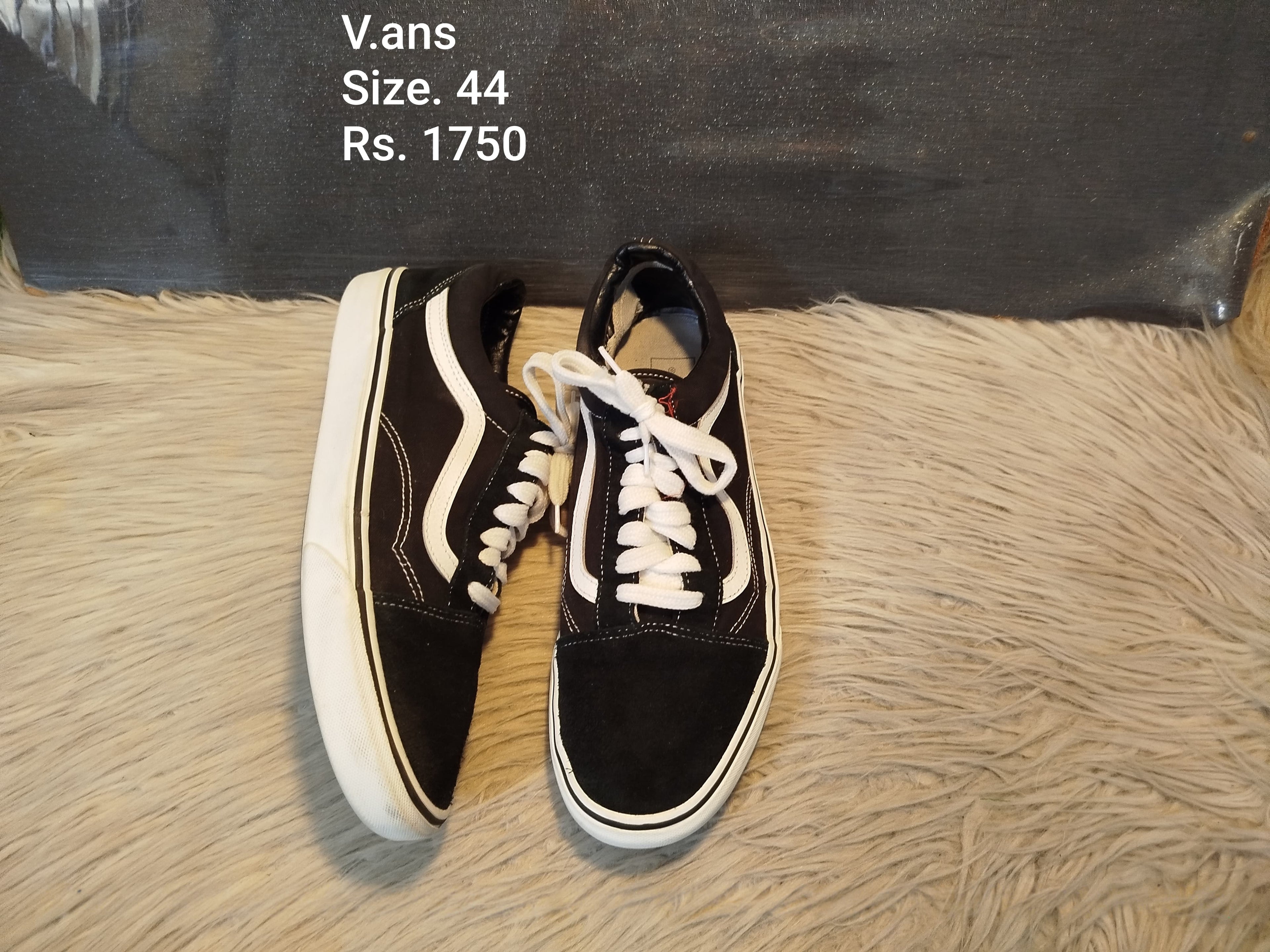 Vans 44