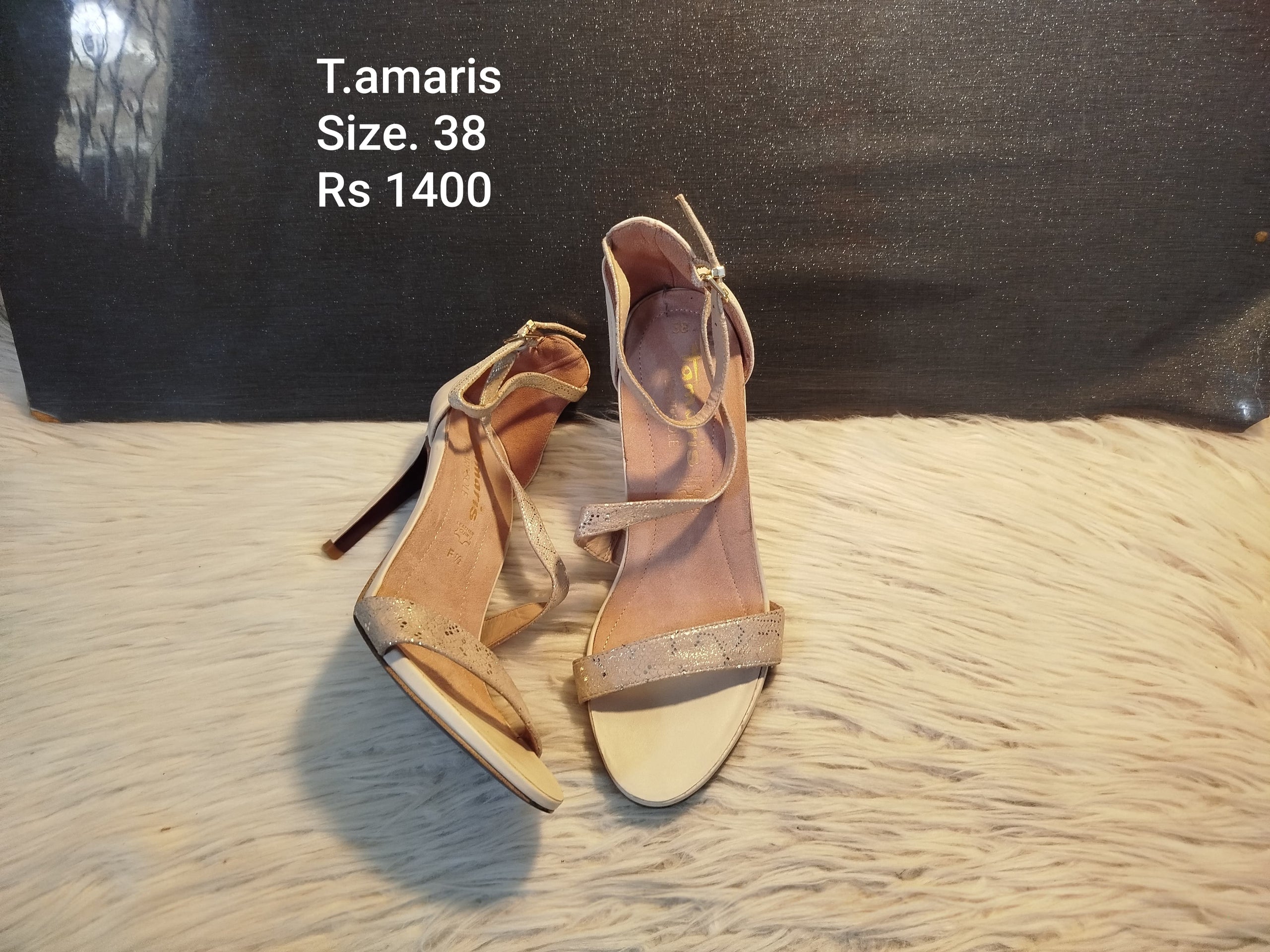 Tamaris 38