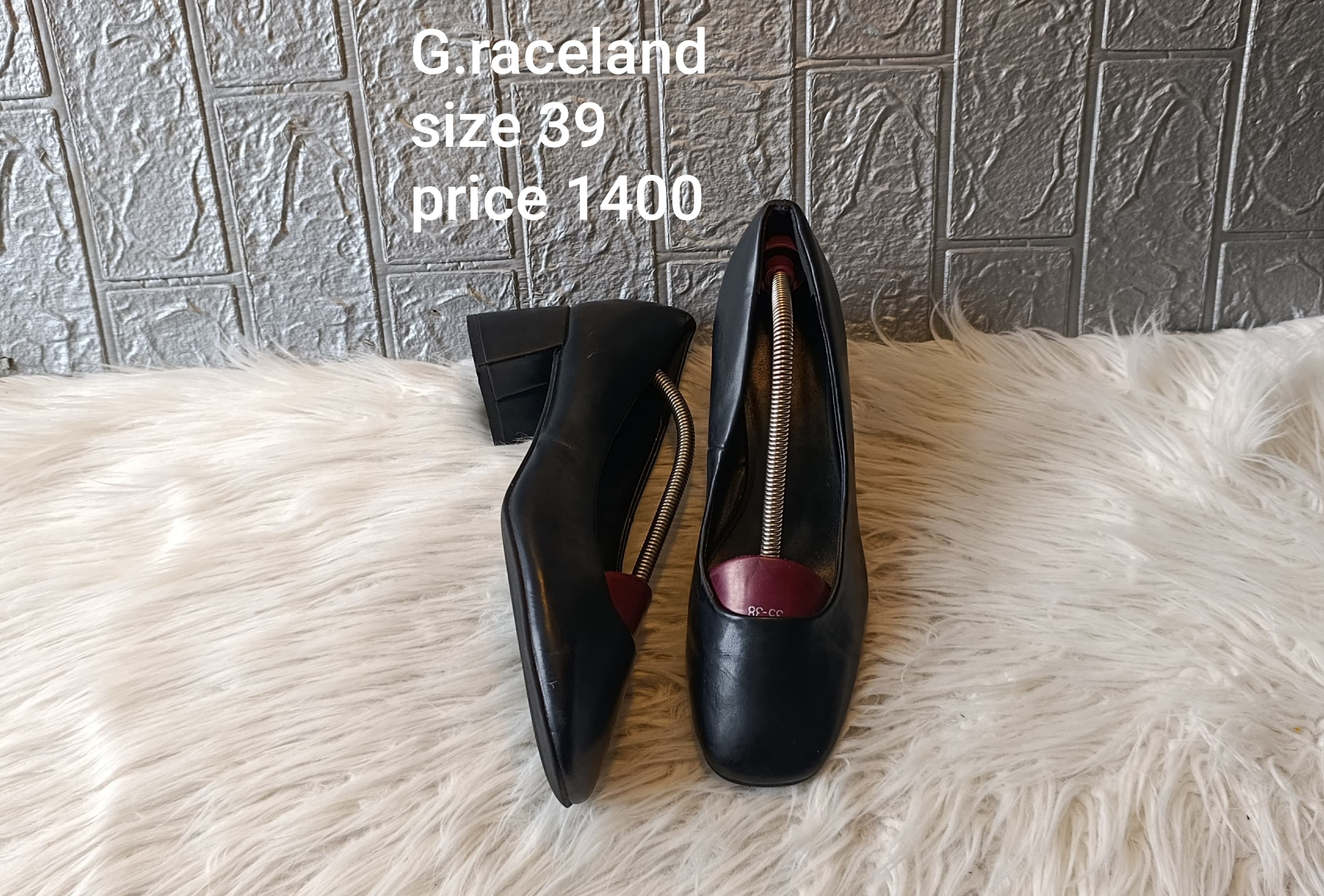 Graceland 39