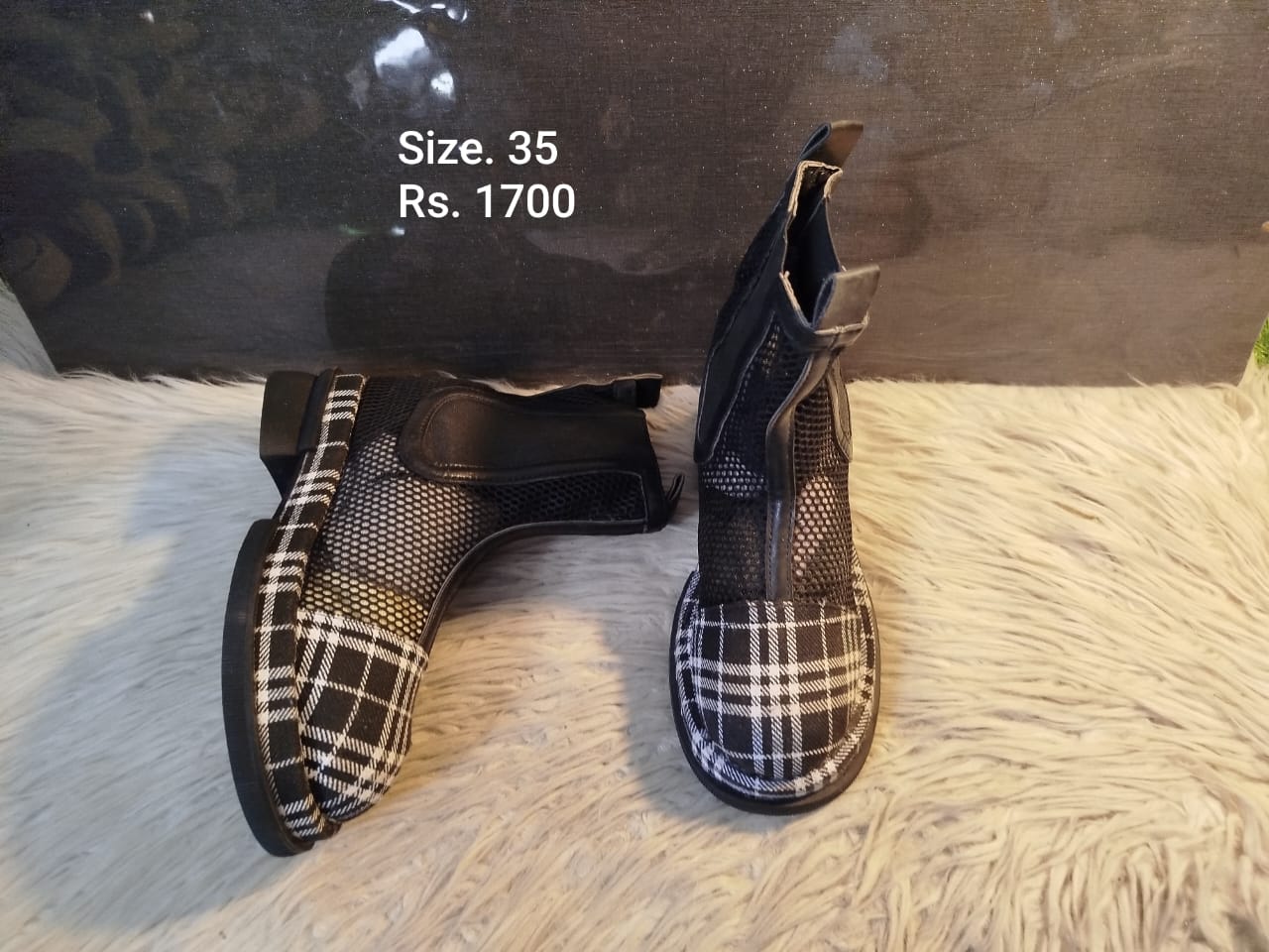 Boots 35