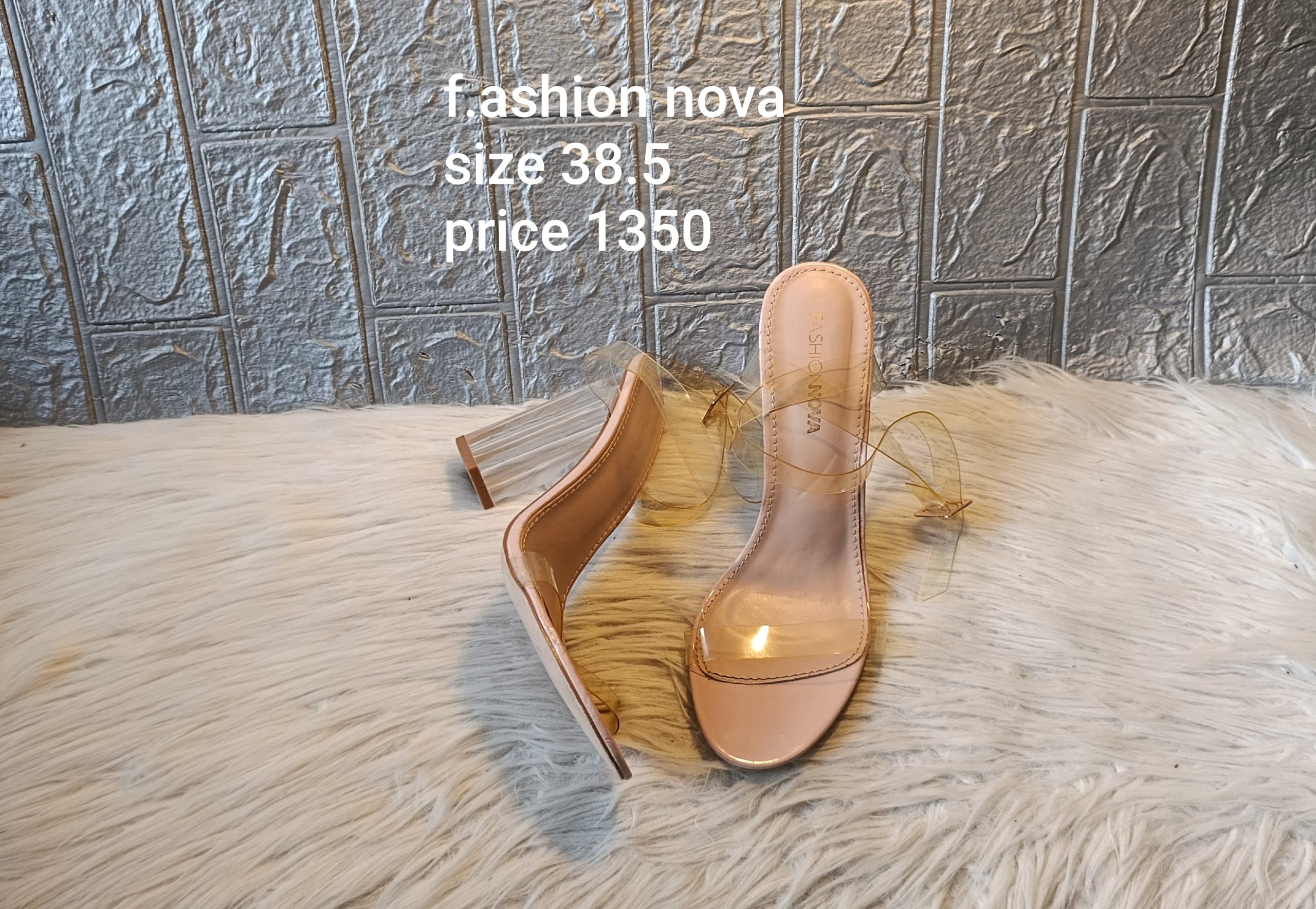 Fashion nova 38.5