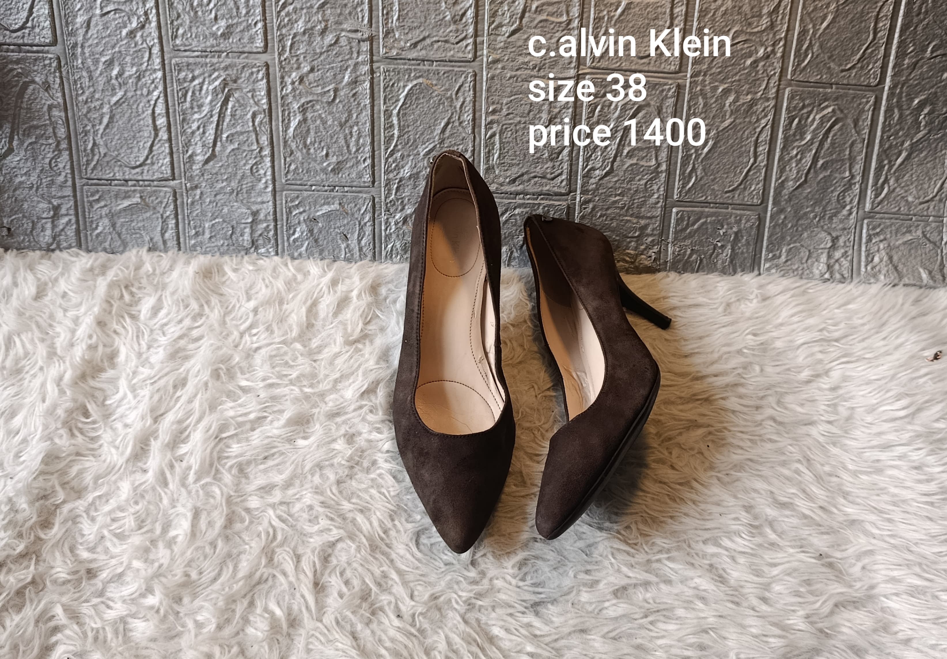 Calvin Klein 38