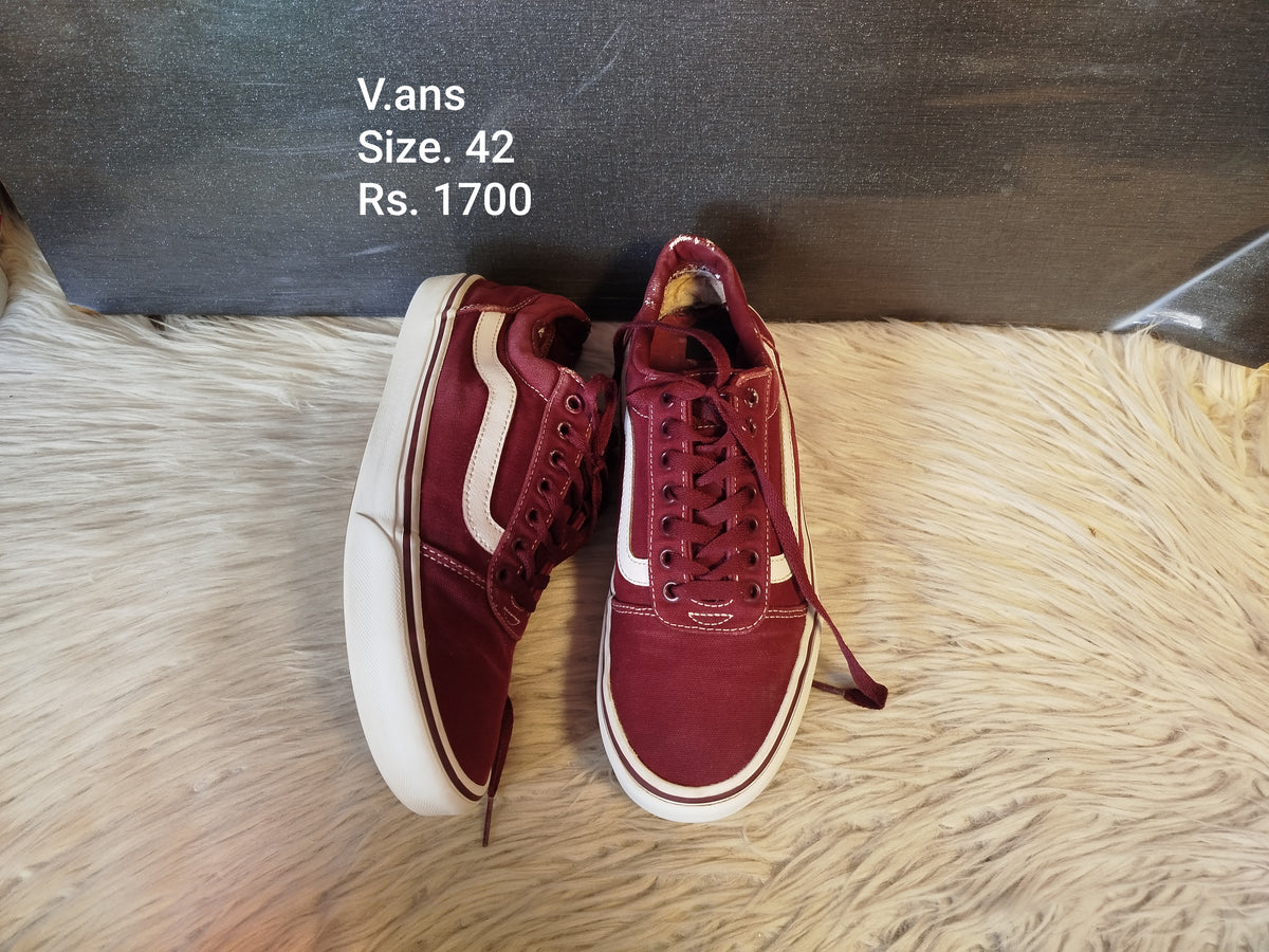 Vans 42