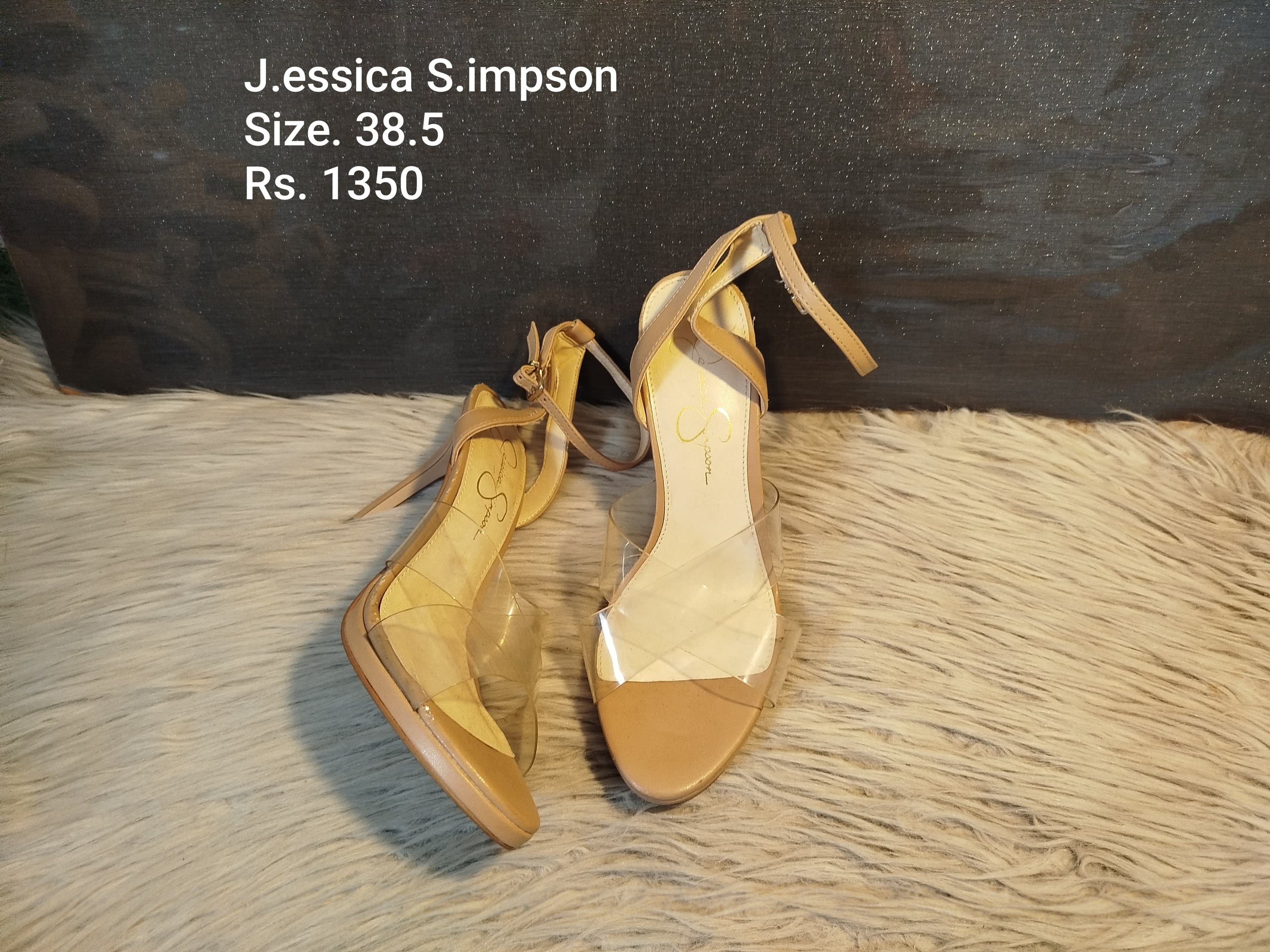 Jessica Simpson 38.5