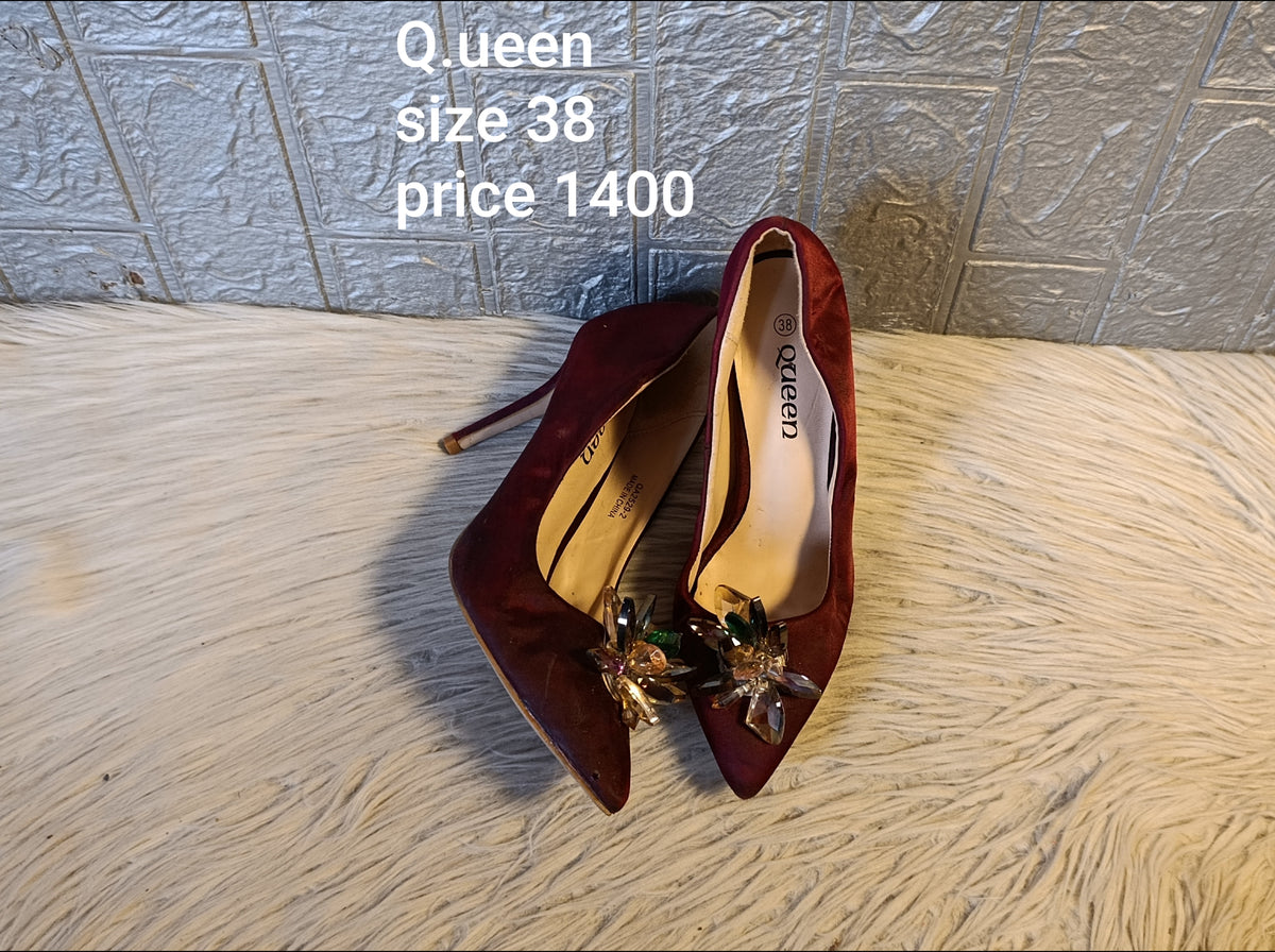 Queen 38