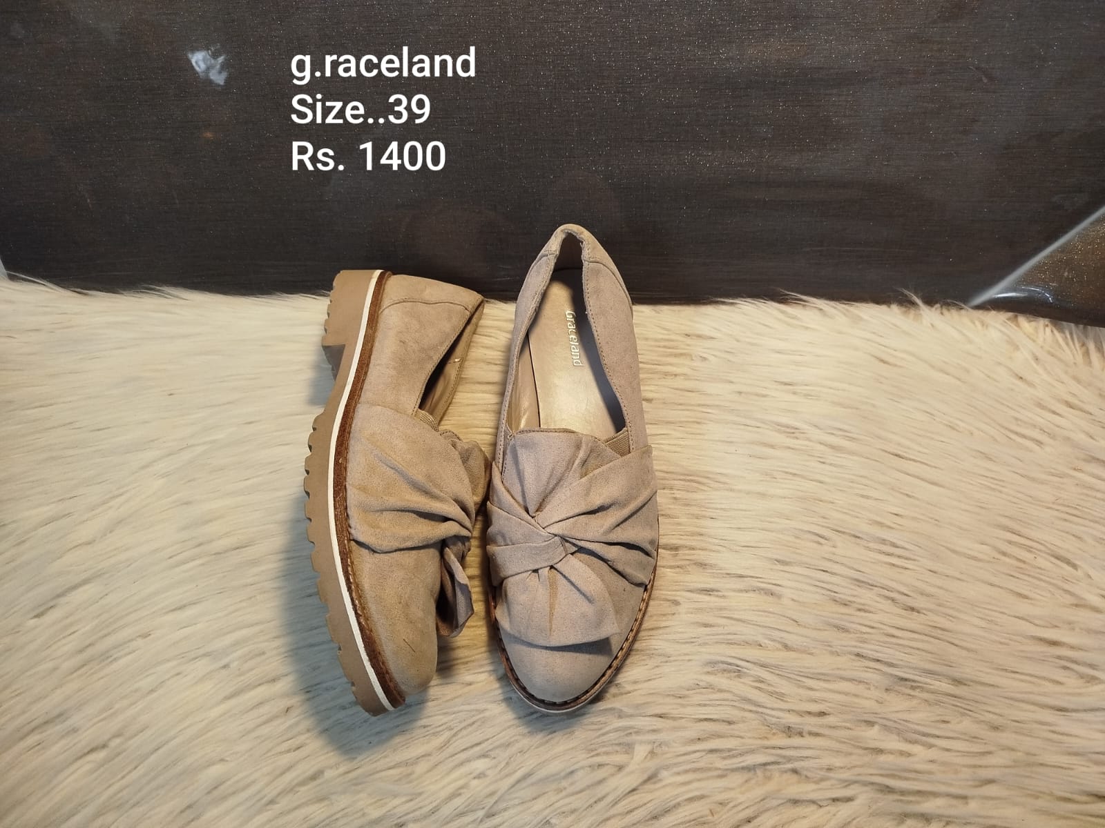 Graceland 39