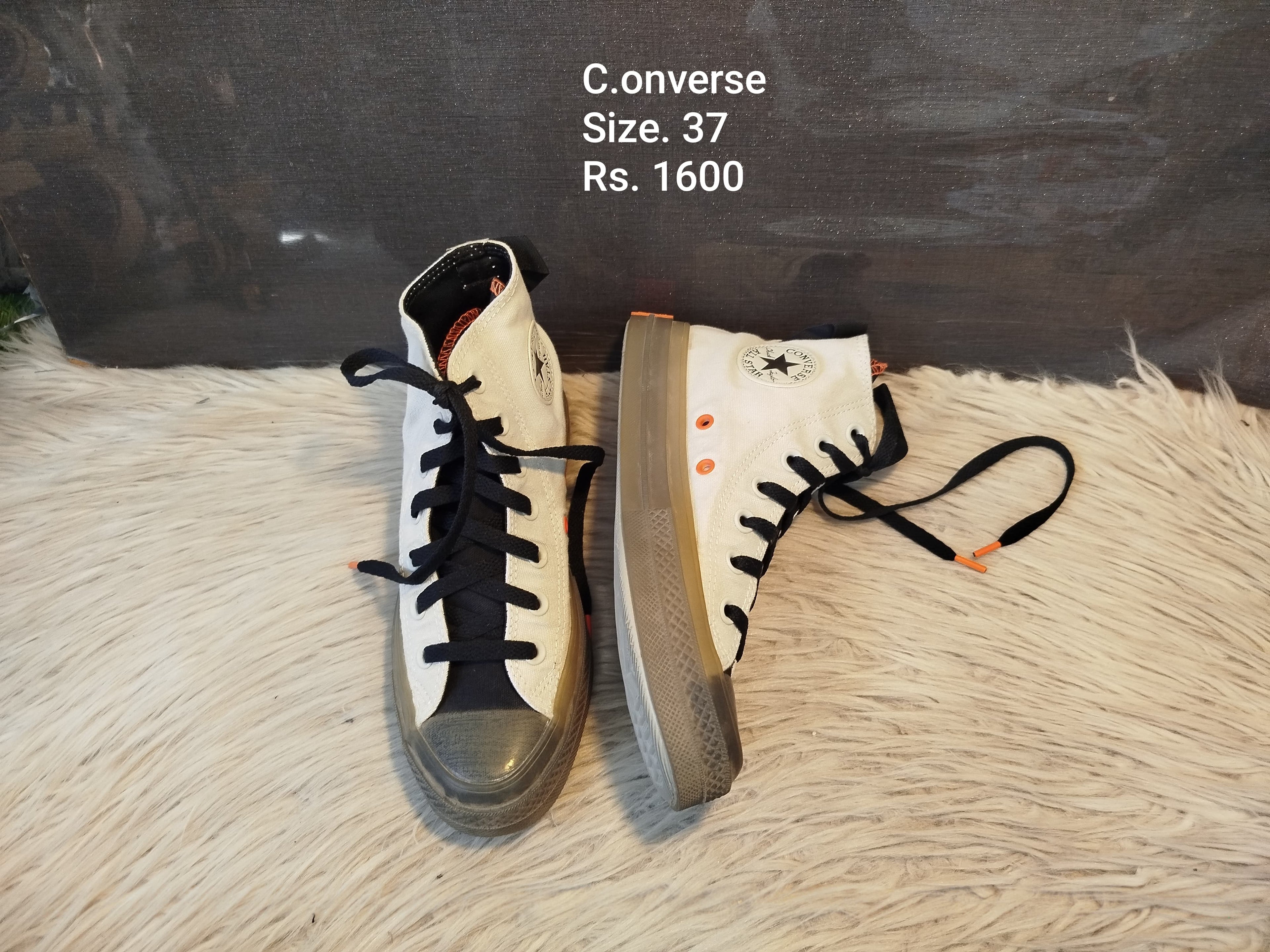 Converse 37