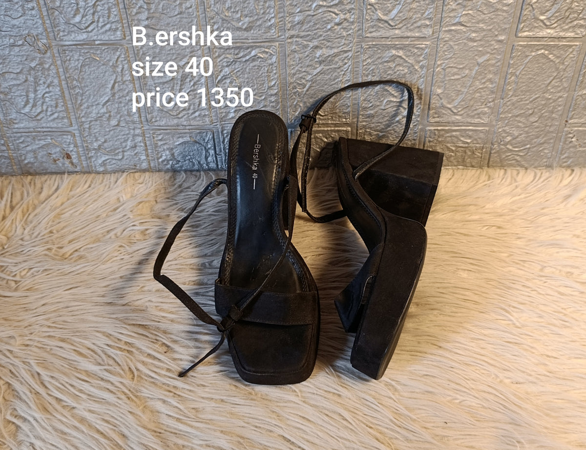 Bershka 40