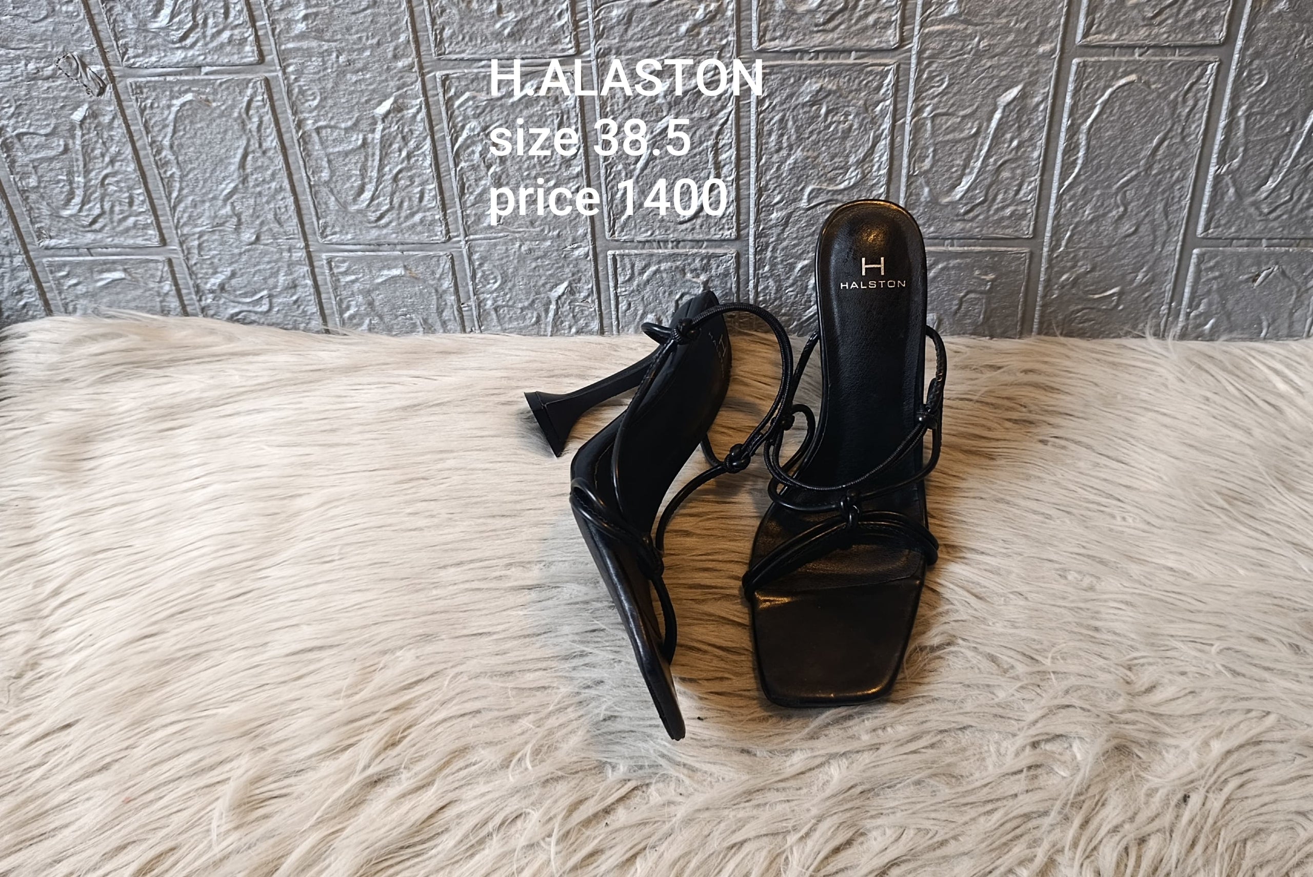 Halaston 38.5