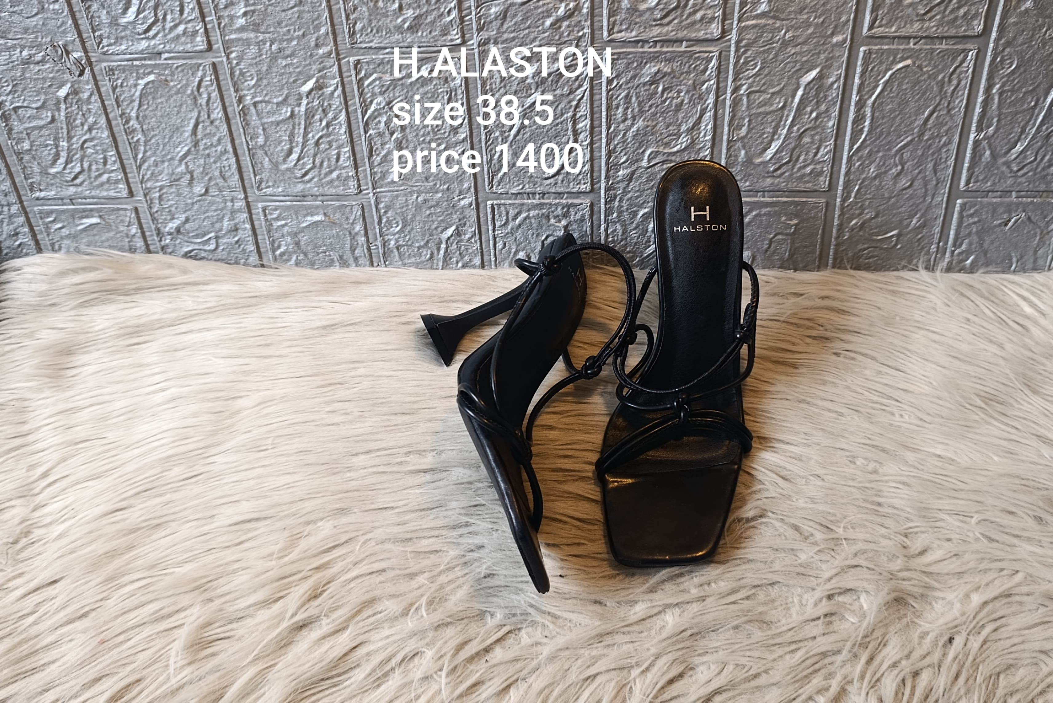 Halaston 38.5