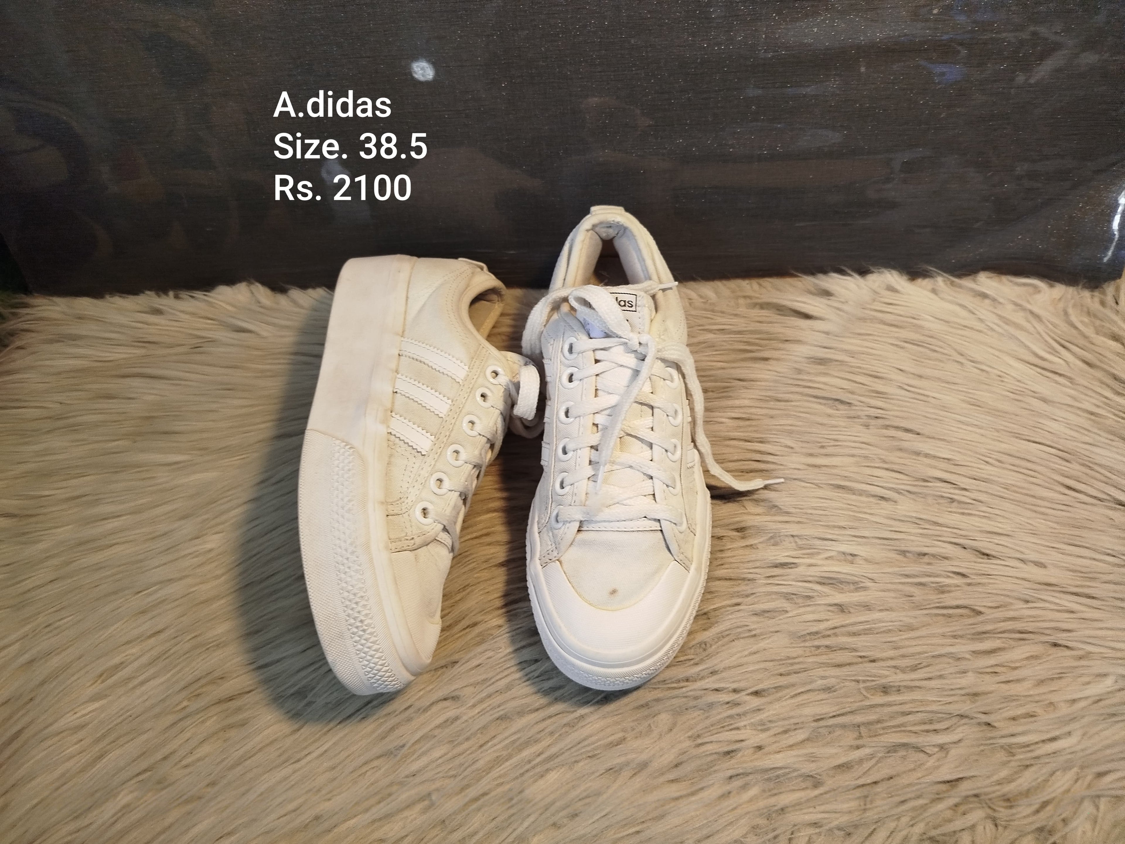 Adidas 38.5
