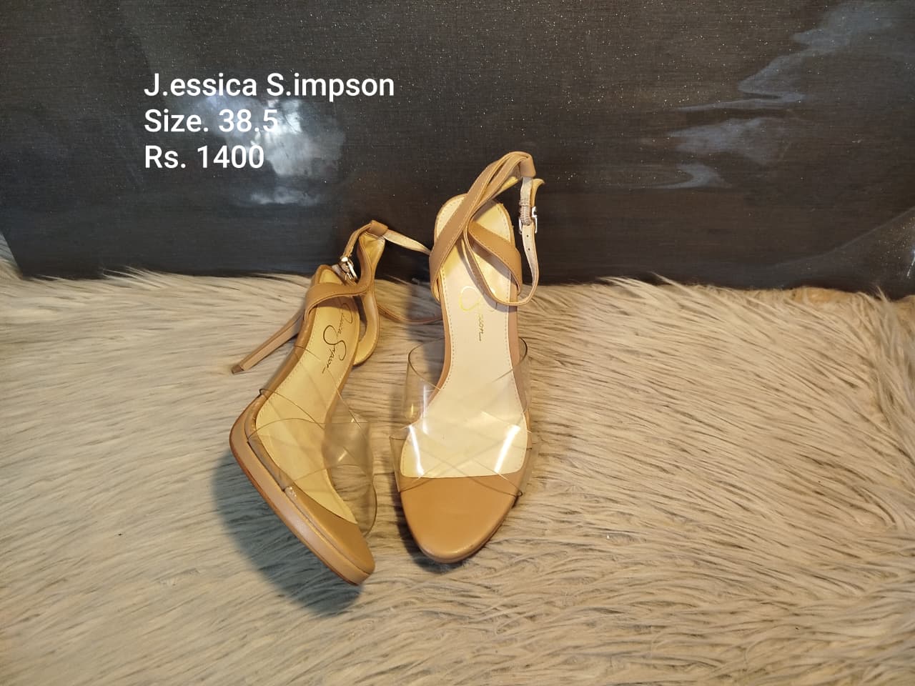 Jessica Simpson 38.5