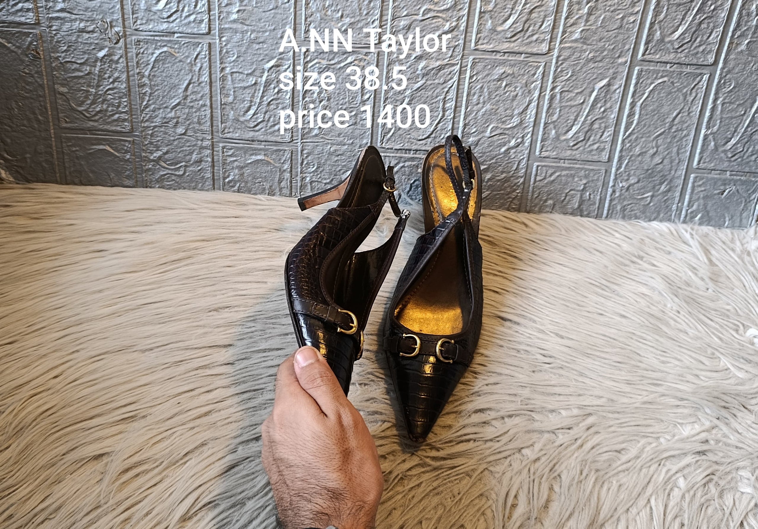 Ann Taylor 38.5
