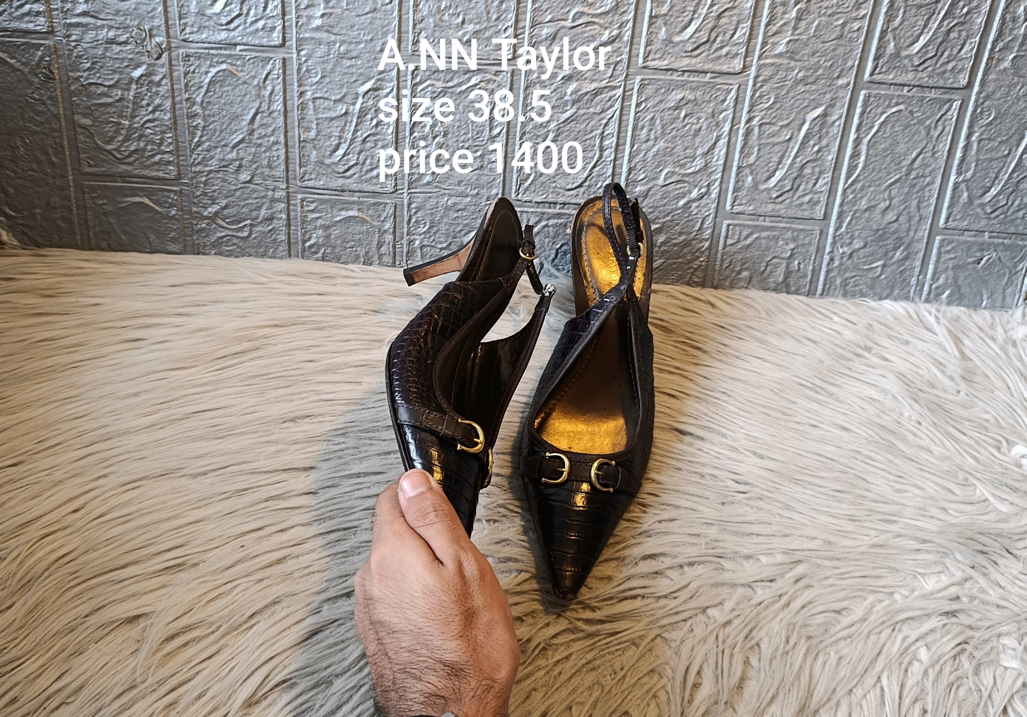Ann Taylor 38.5