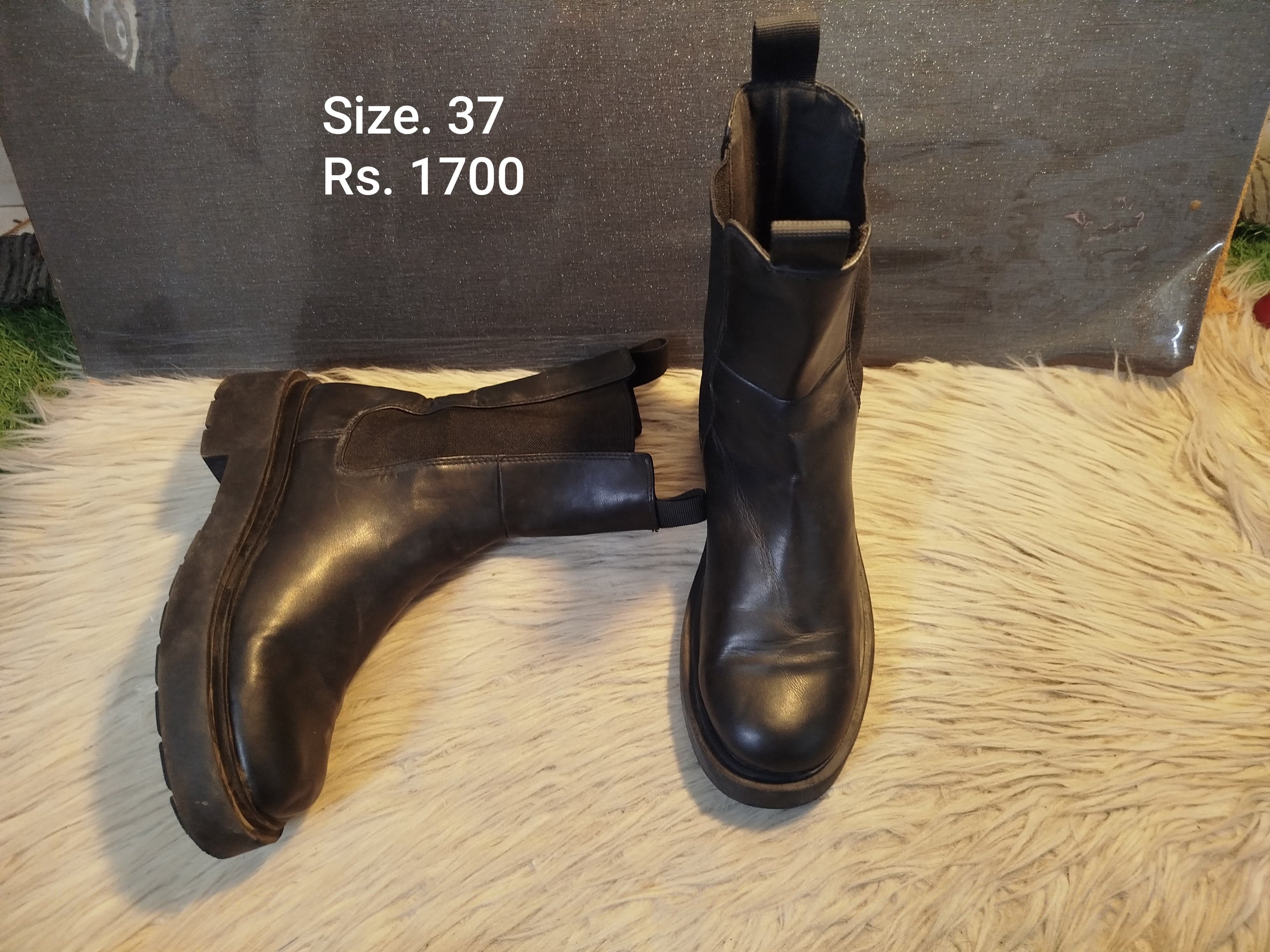 Boots 37