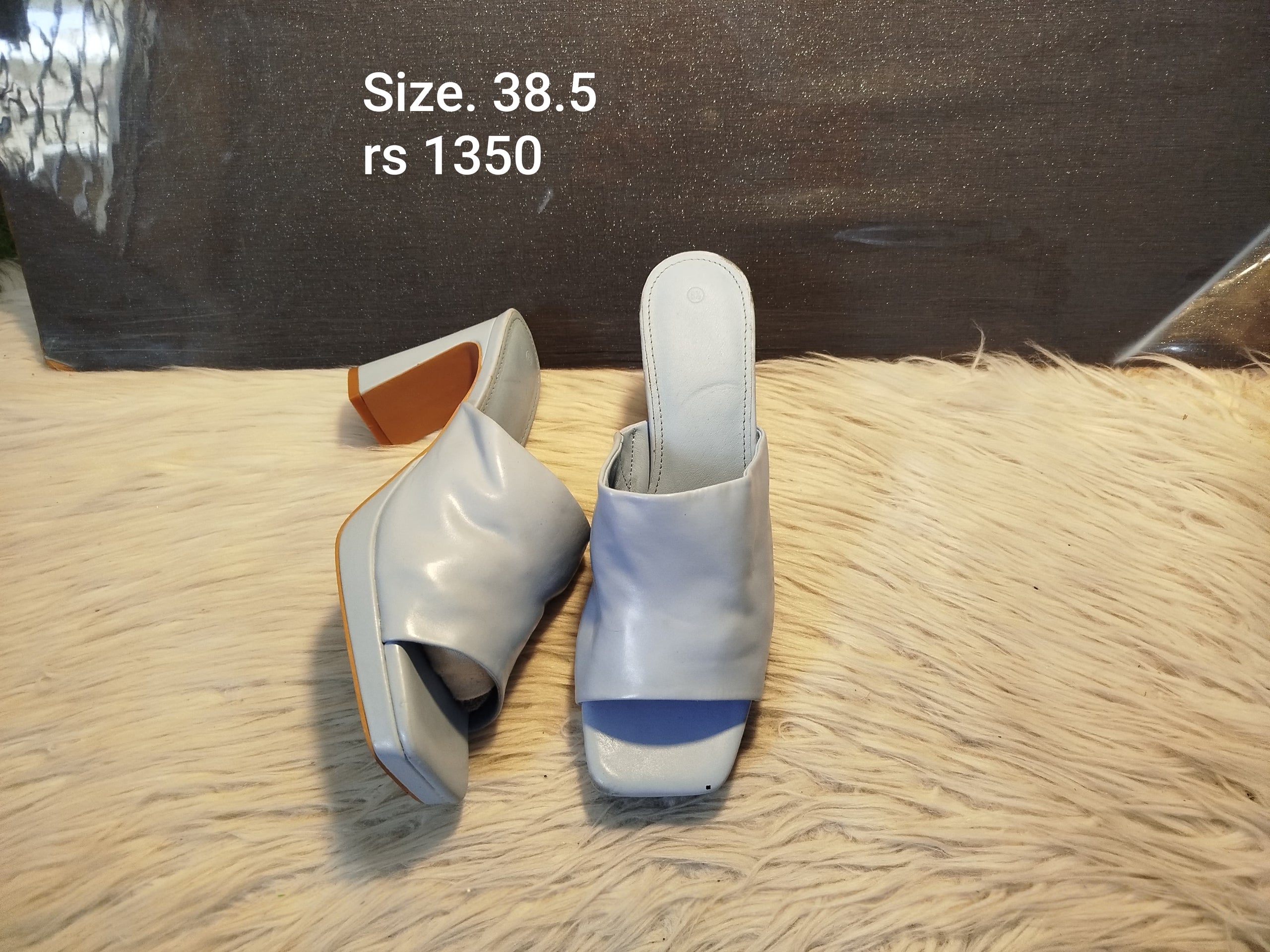 Heels 38.5