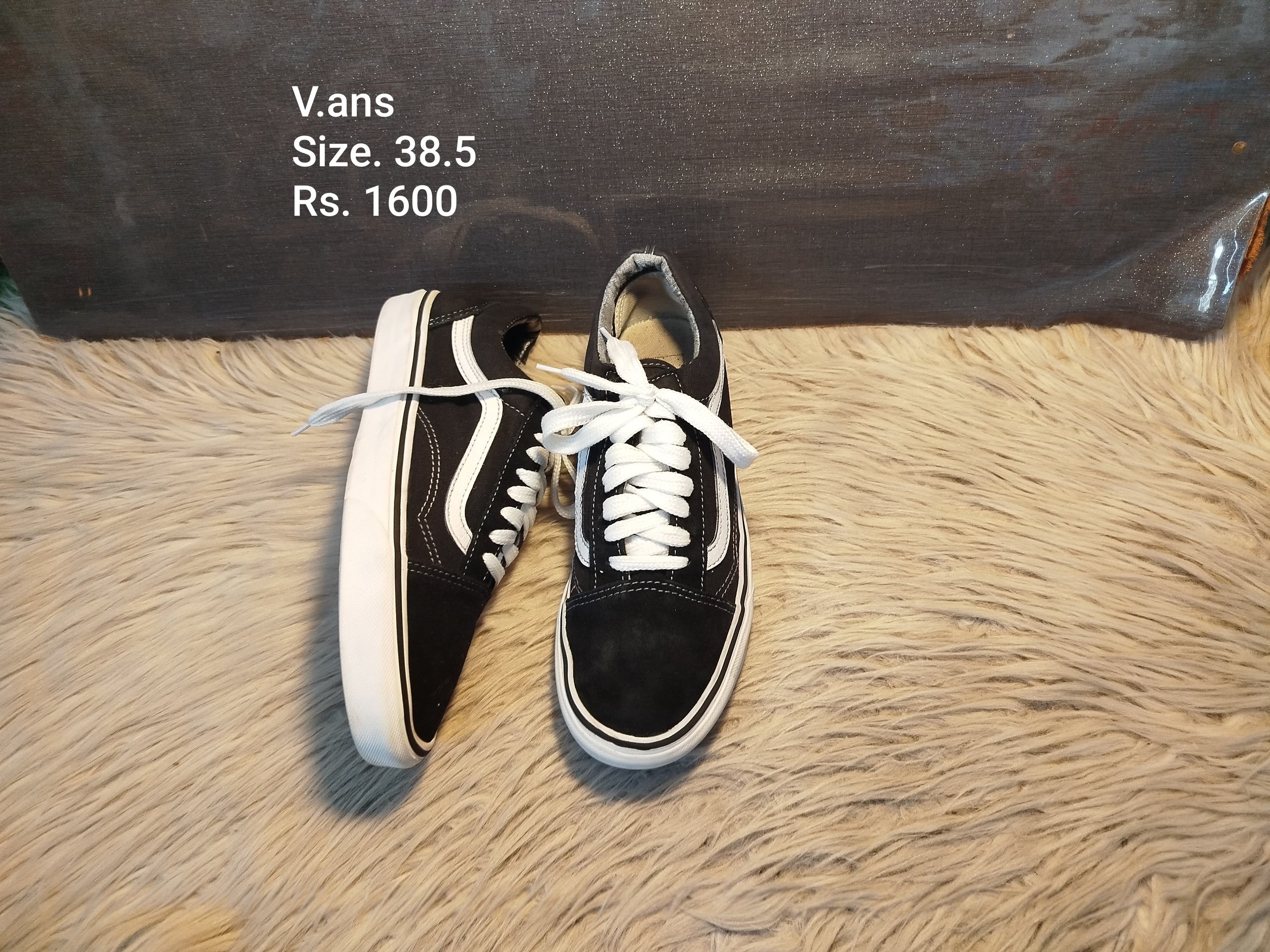 VANS 38.5