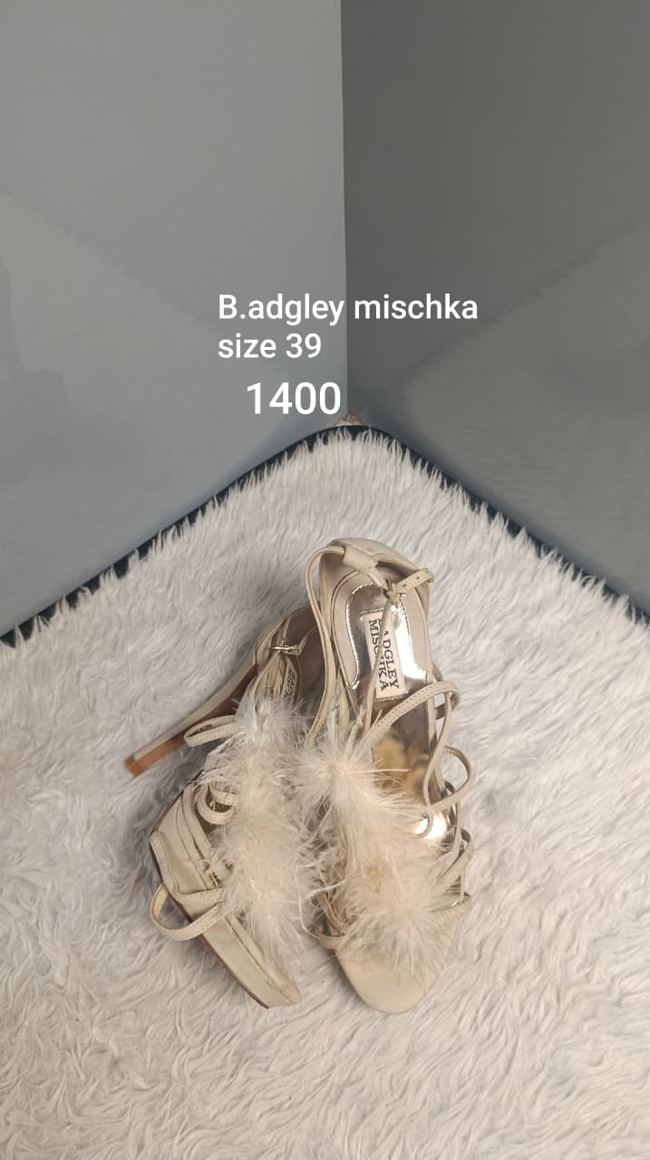Badgley mischka 39