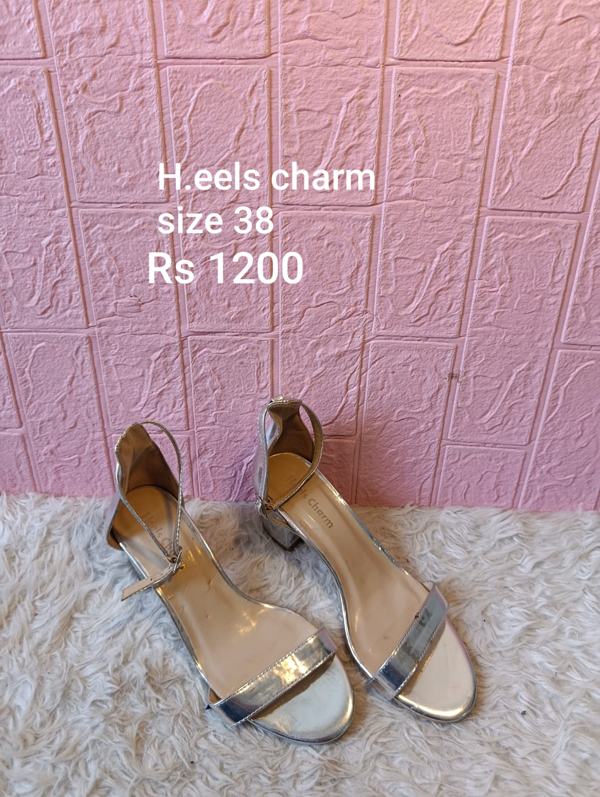 Heels charm 38