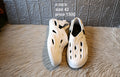 Crocs 42